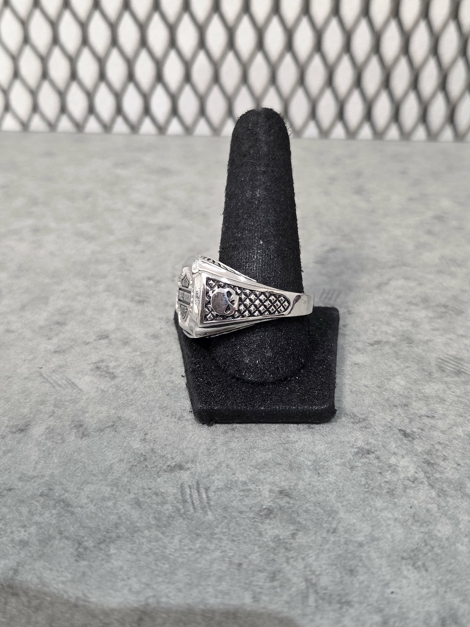 Licensed Product Mens .925 Silver Classic Willie G Skull Ring