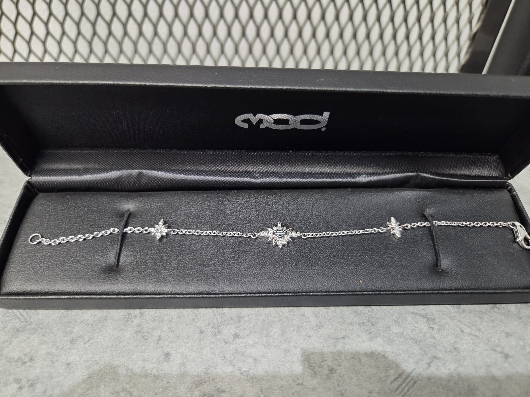 Licensed Product Womens Sterling Silver Starburst Bling Chain Bracelet Main image