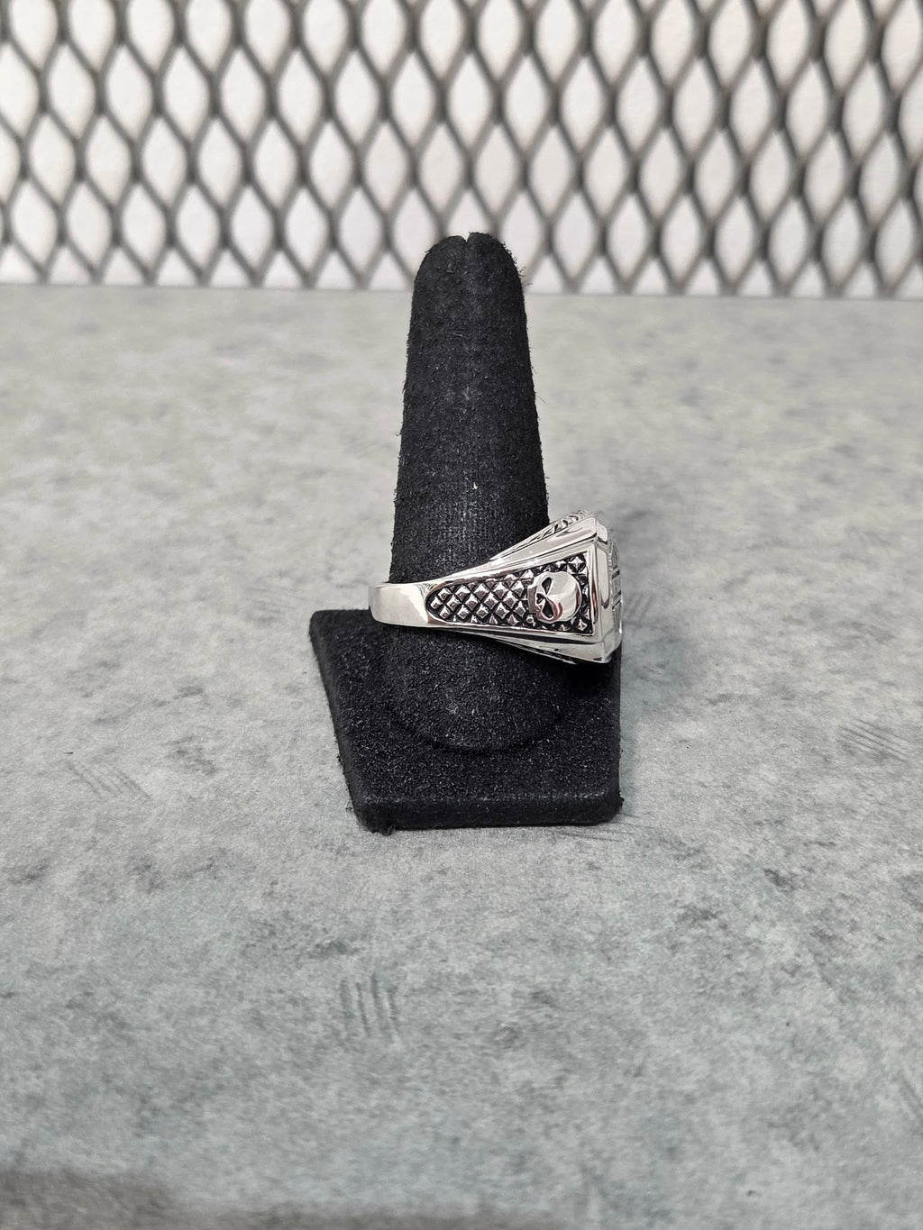 Licensed Product Mens .925 Silver Classic Willie G Skull Ring