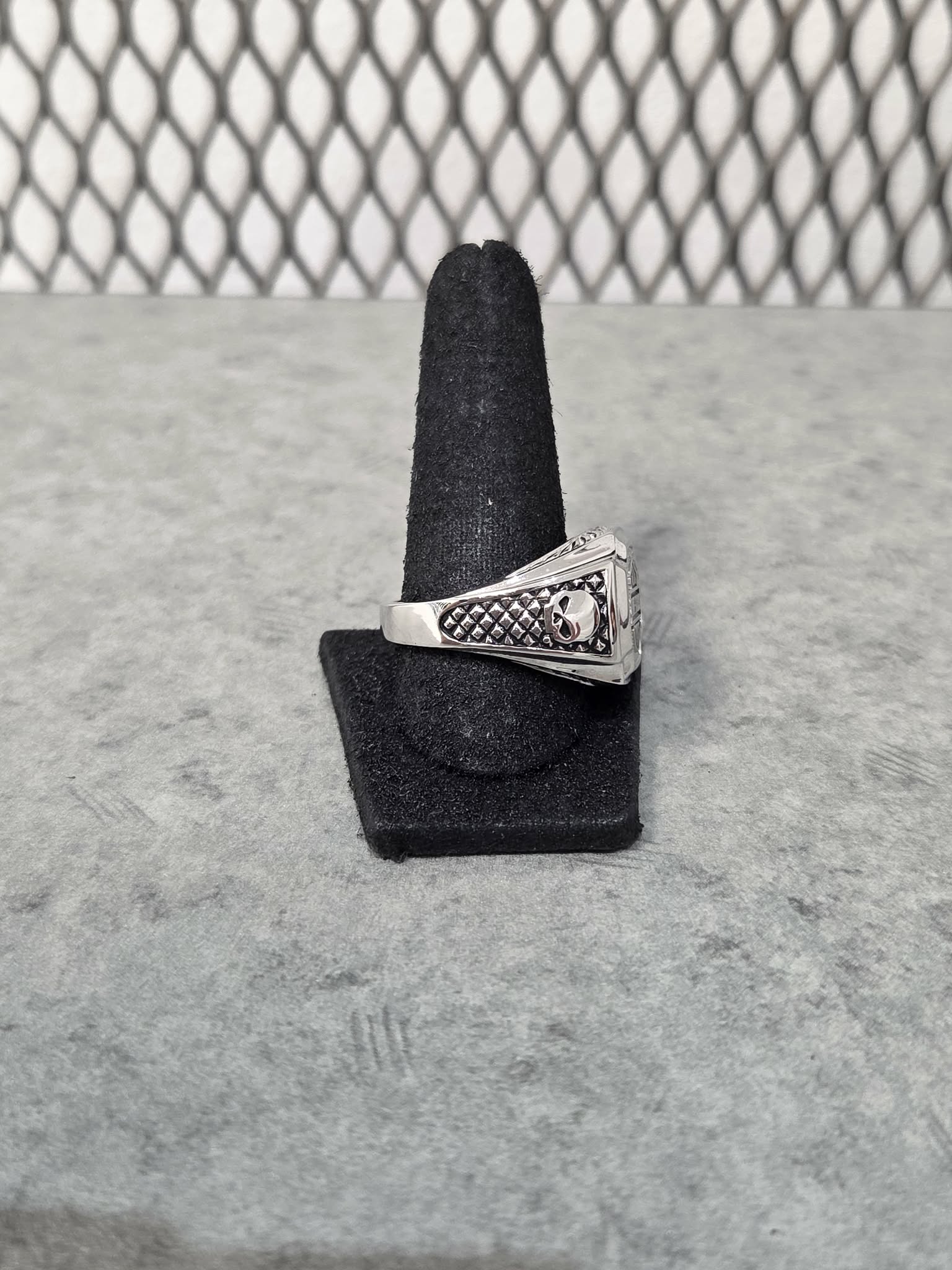 Licensed Product Mens .925 Silver Classic Willie G Skull Ring