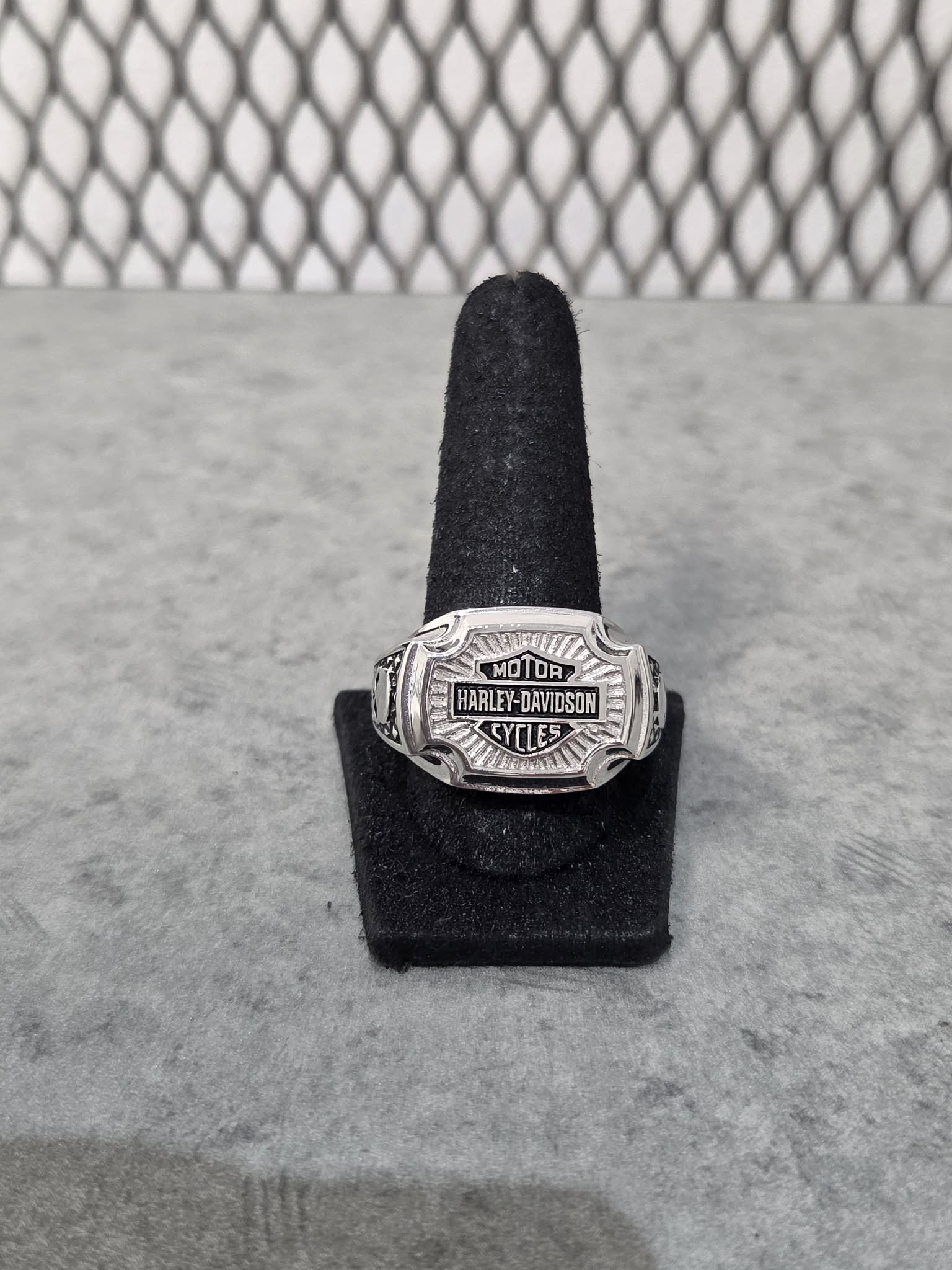 Licensed Product Mens .925 Silver Classic Willie G Skull Ring