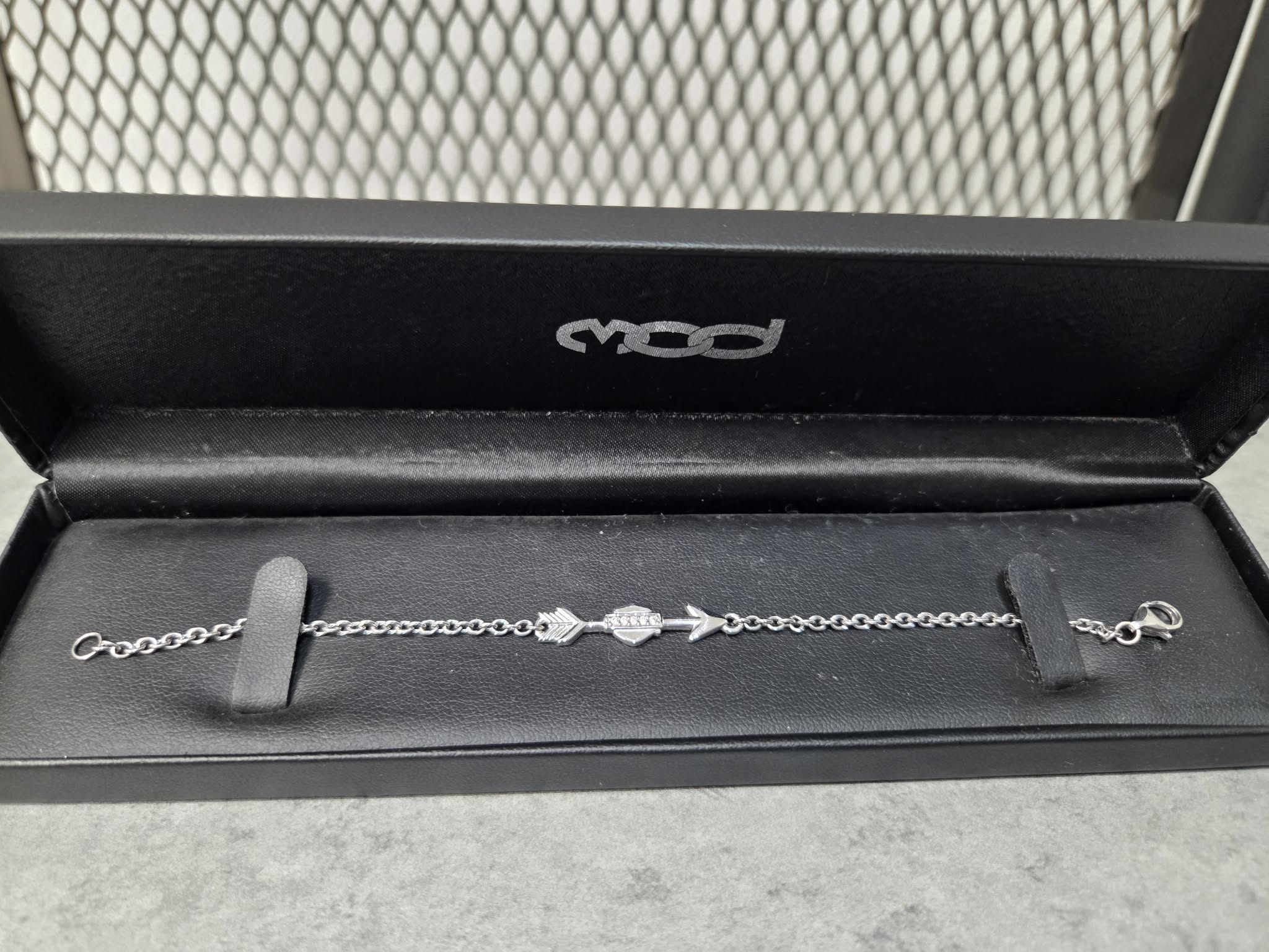 Licensed Product Womens Sterling Silver Shooting Arrow Bracelet Main image