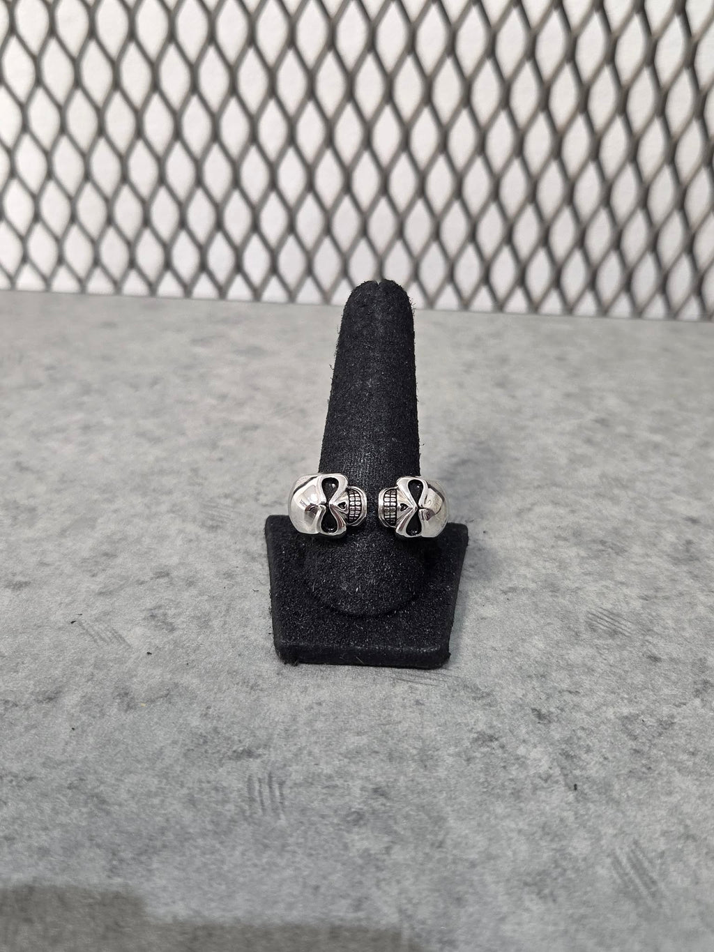 Licensed Product Mens Sterling Silver Wicked Skulls Split Ring