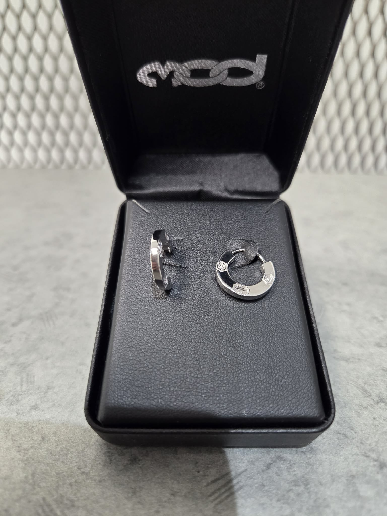 Licensed Product  Womens .925 Sterling Silver Cirque Huggie Hoop Earrings Main image
