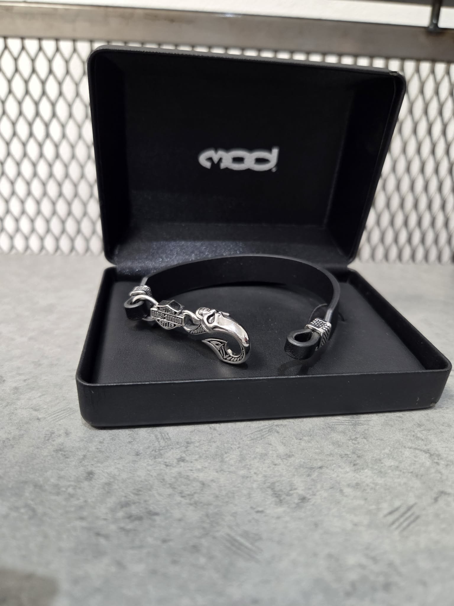 Licensed Product Mens Sterling Silver Wicked Skull Leather Bracelet Secondary image