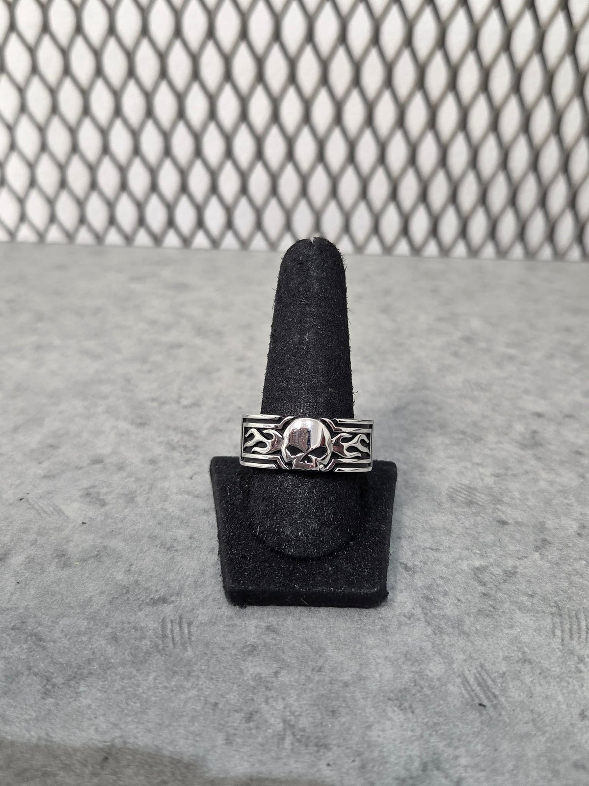 Licensed Product Mens Sterling Silver Flaming Willie G Skull Band Ring Main image