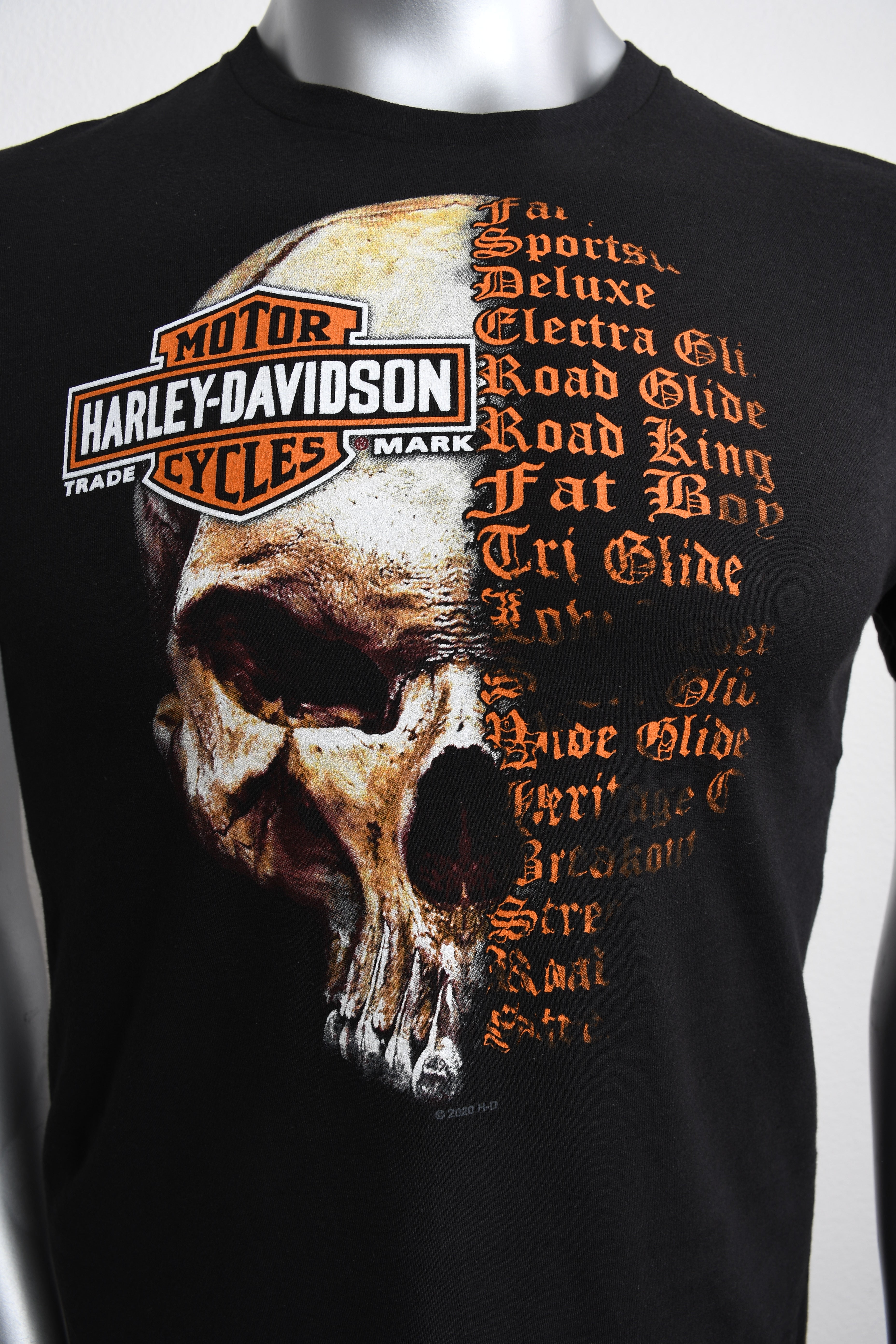 Licensed Product Mens Split Skull B&S Black Short Sleeve T-Shirt Secondary image