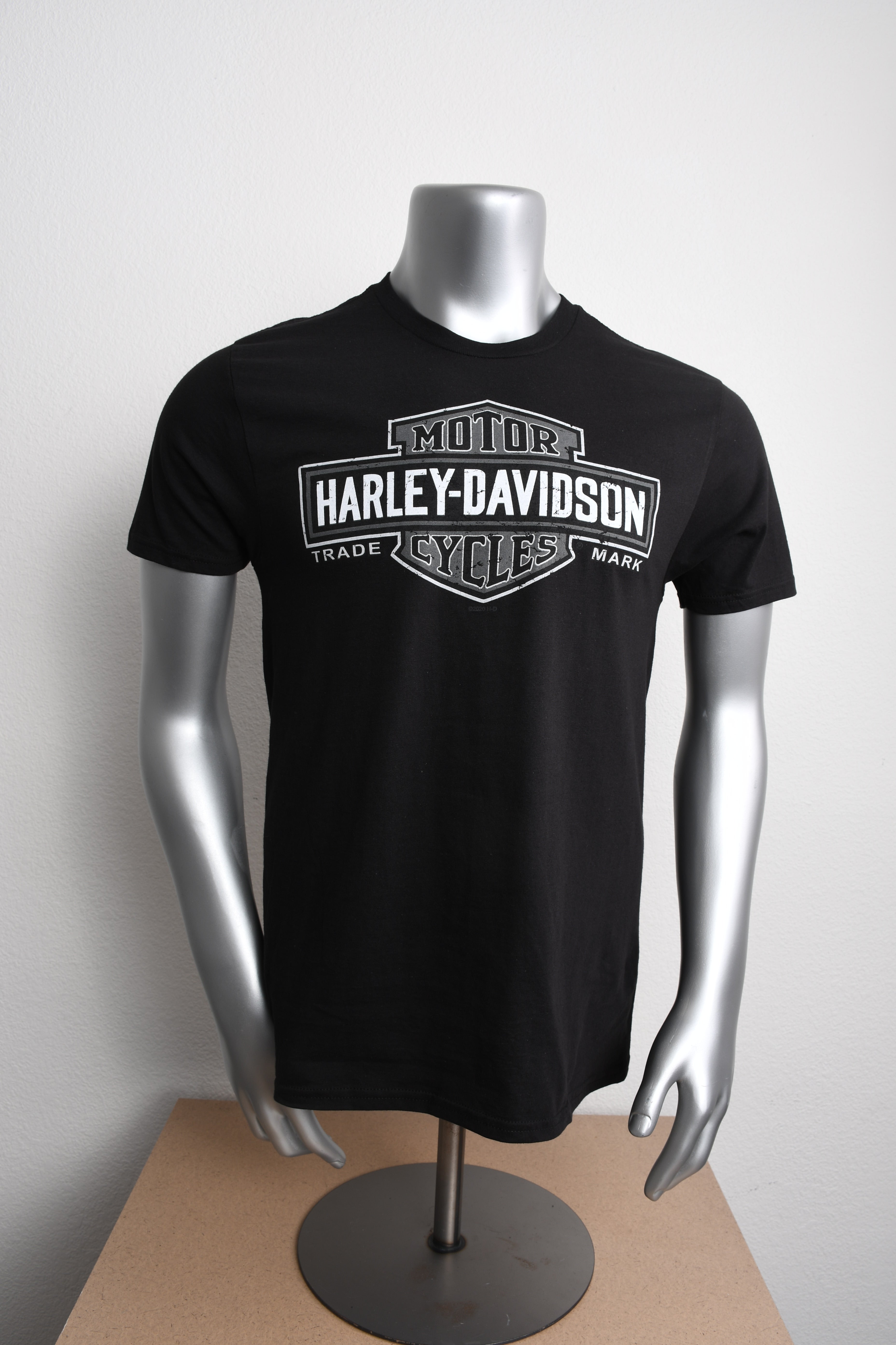 Licensed Product Men's Long Logo Grey Trademark B&S Black Short Sleeve T-Shirt Main image