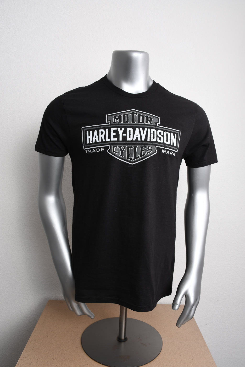 Licensed Product Men's Long Logo Grey Trademark B&S Black Short Sleeve T-Shirt