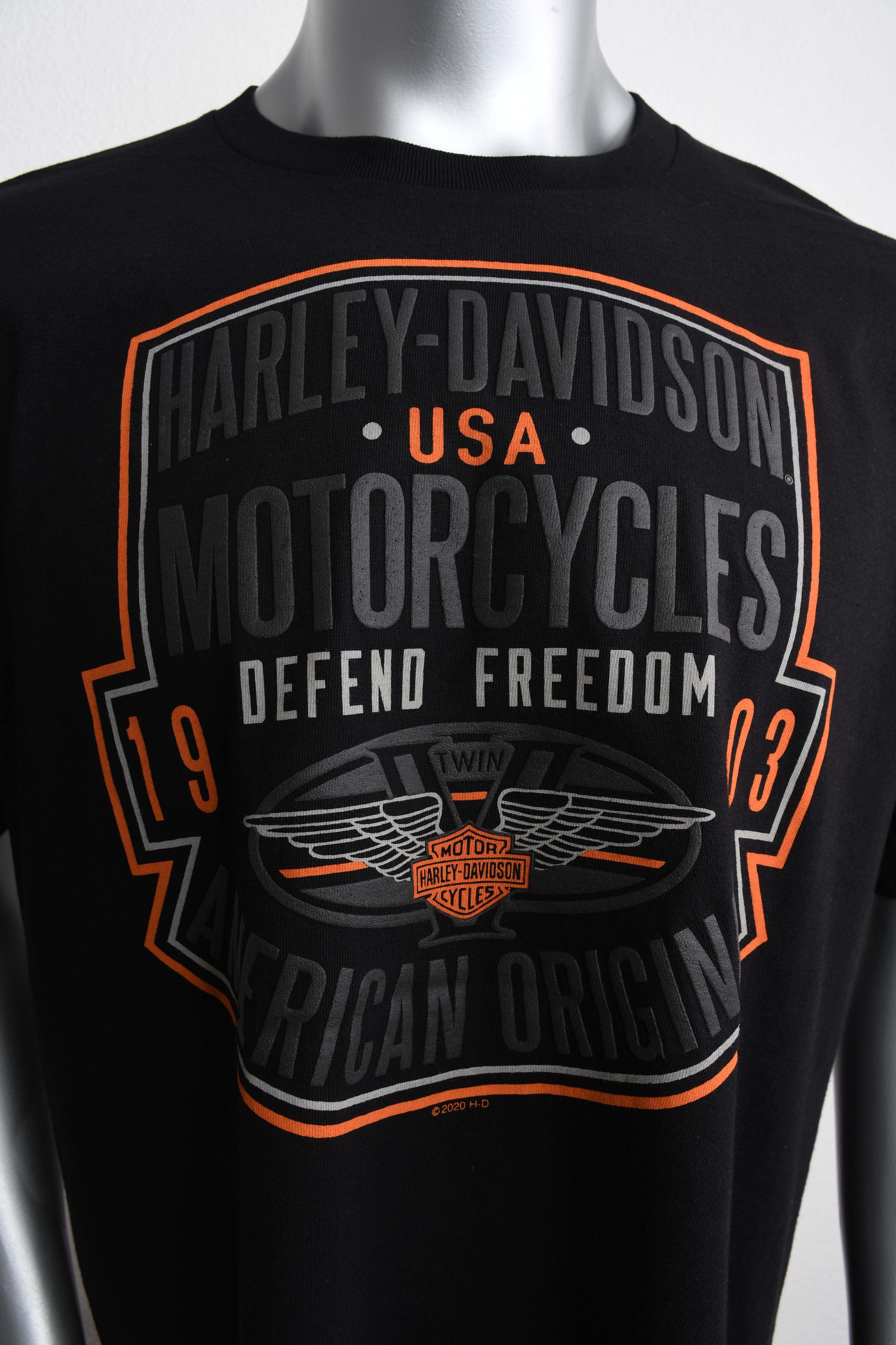 Licensed Product Men's Defend Winged B&S Black Short Sleeve T-Shirt