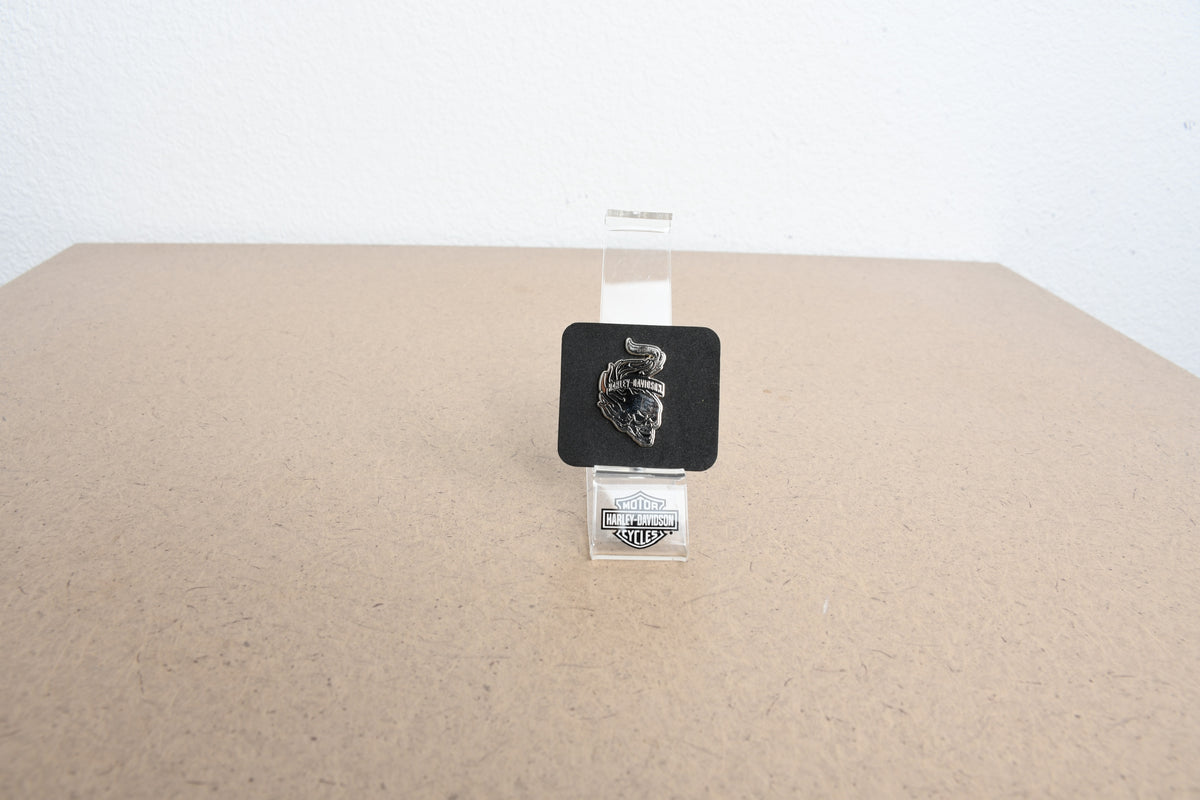 Licensed Product Skull Flame Pin Main image