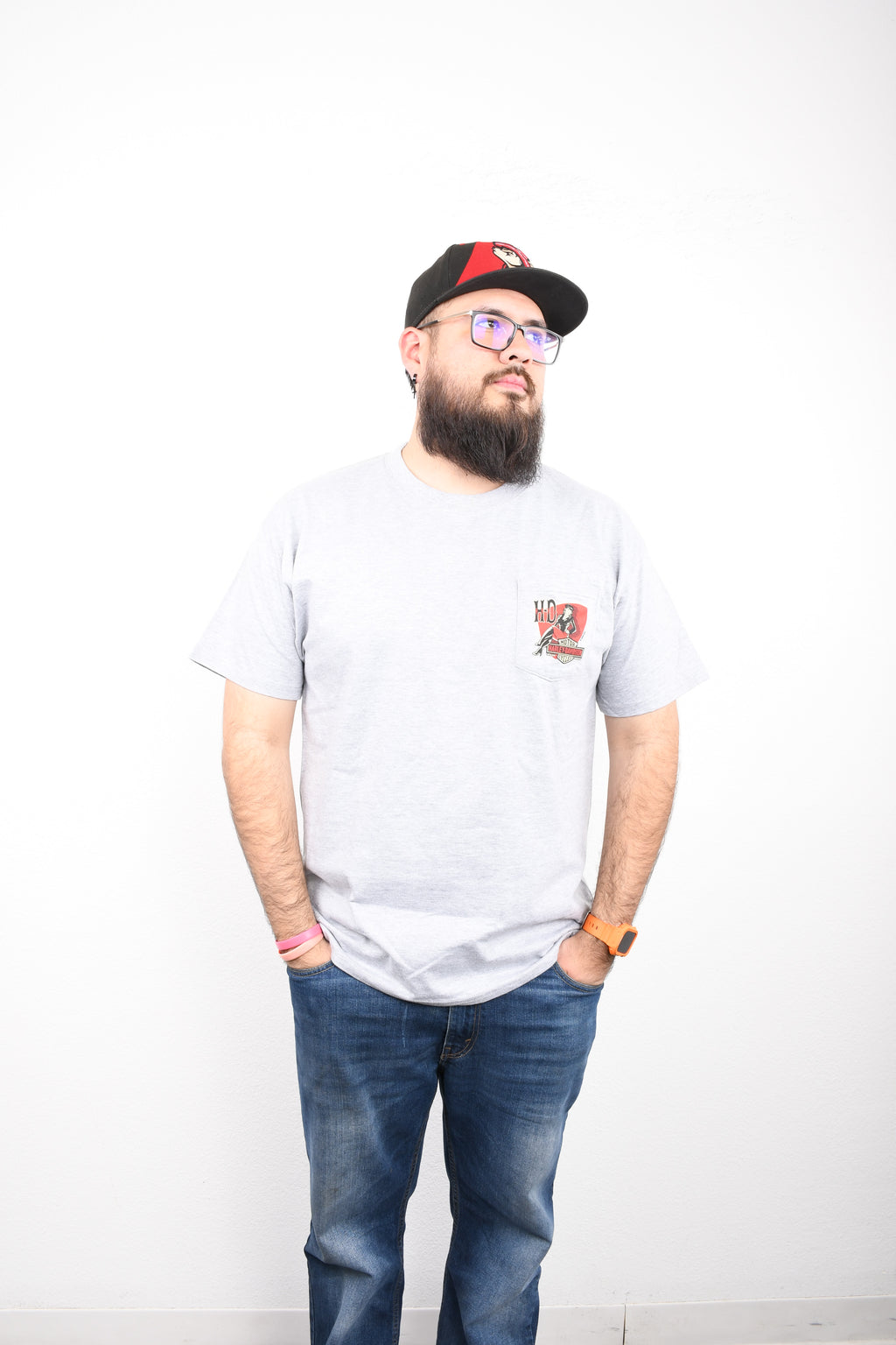 Licensed Product Men's Retro Babe Pocket Grey Short Sleeve T-Shirt