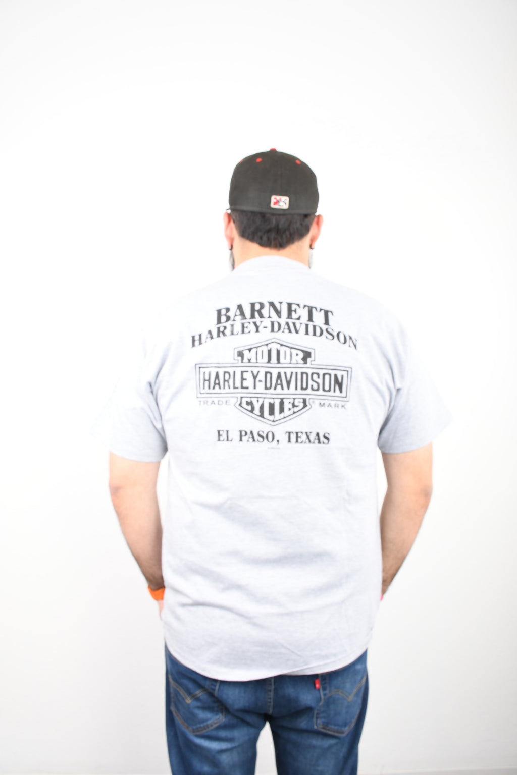 Licensed Product Men's Retro Babe Pocket Grey Short Sleeve T-Shirt