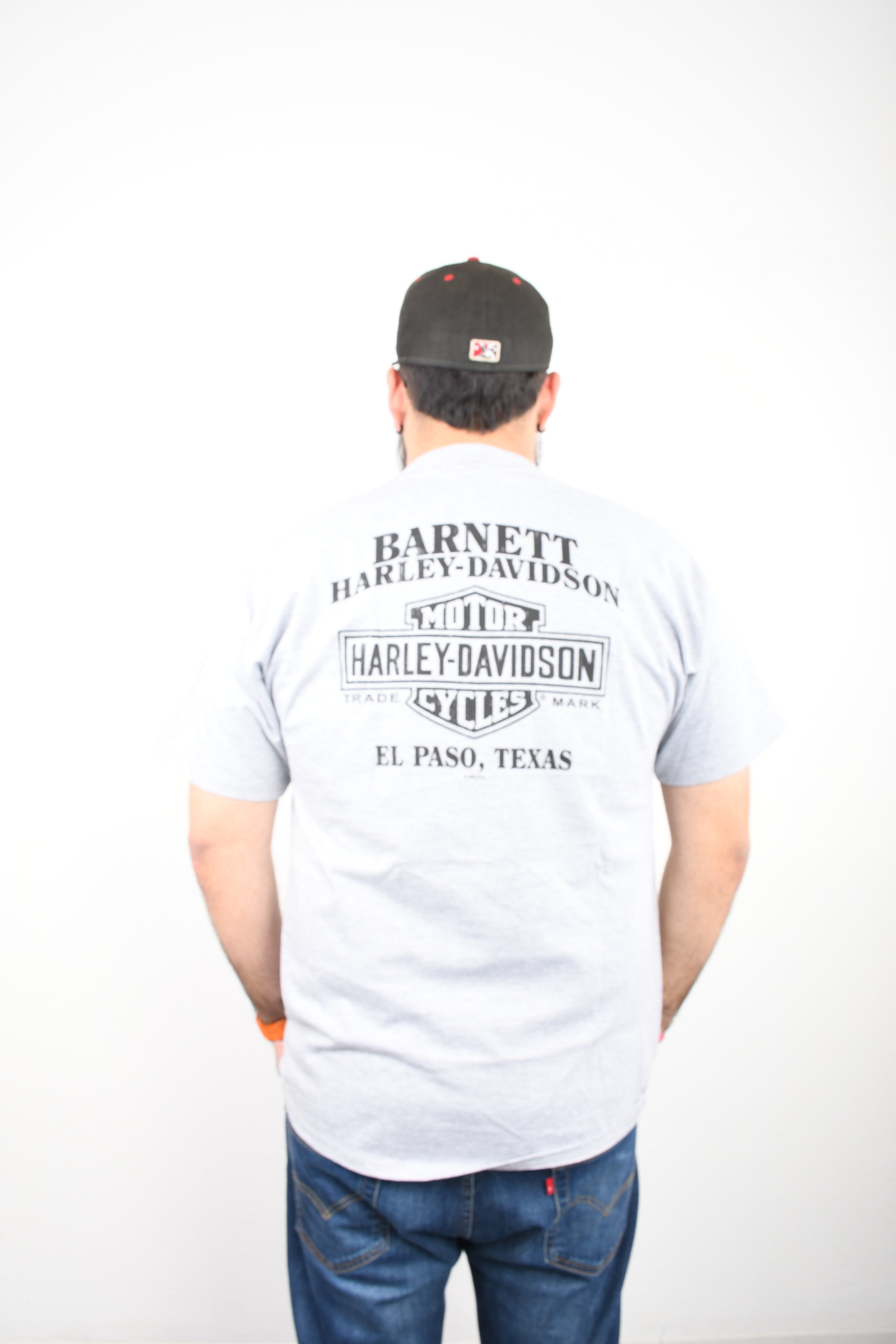 Licensed Product Men's Retro Babe Pocket Grey Short Sleeve T-Shirt