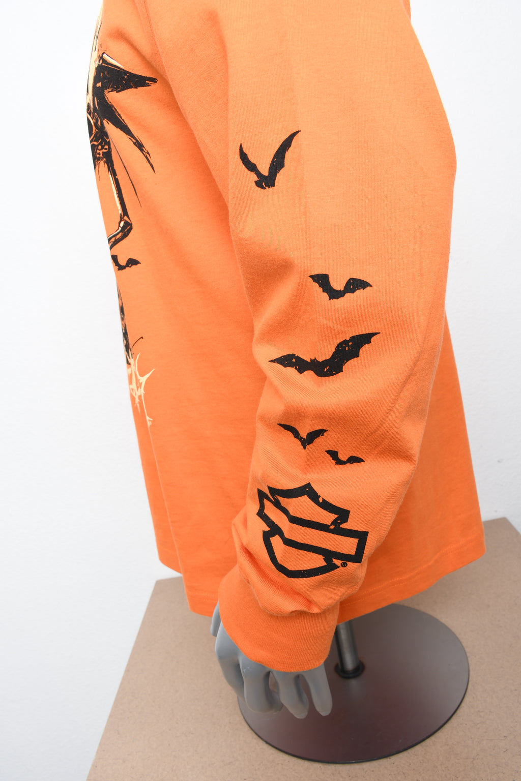Licensed Product PUMPKIN DEMON MNS LS OR