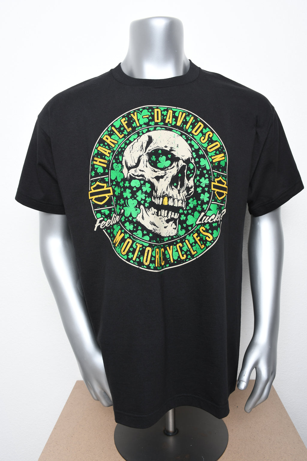 Licensed Product SHAMROCK SKULL BLACK MNS S/S TEE