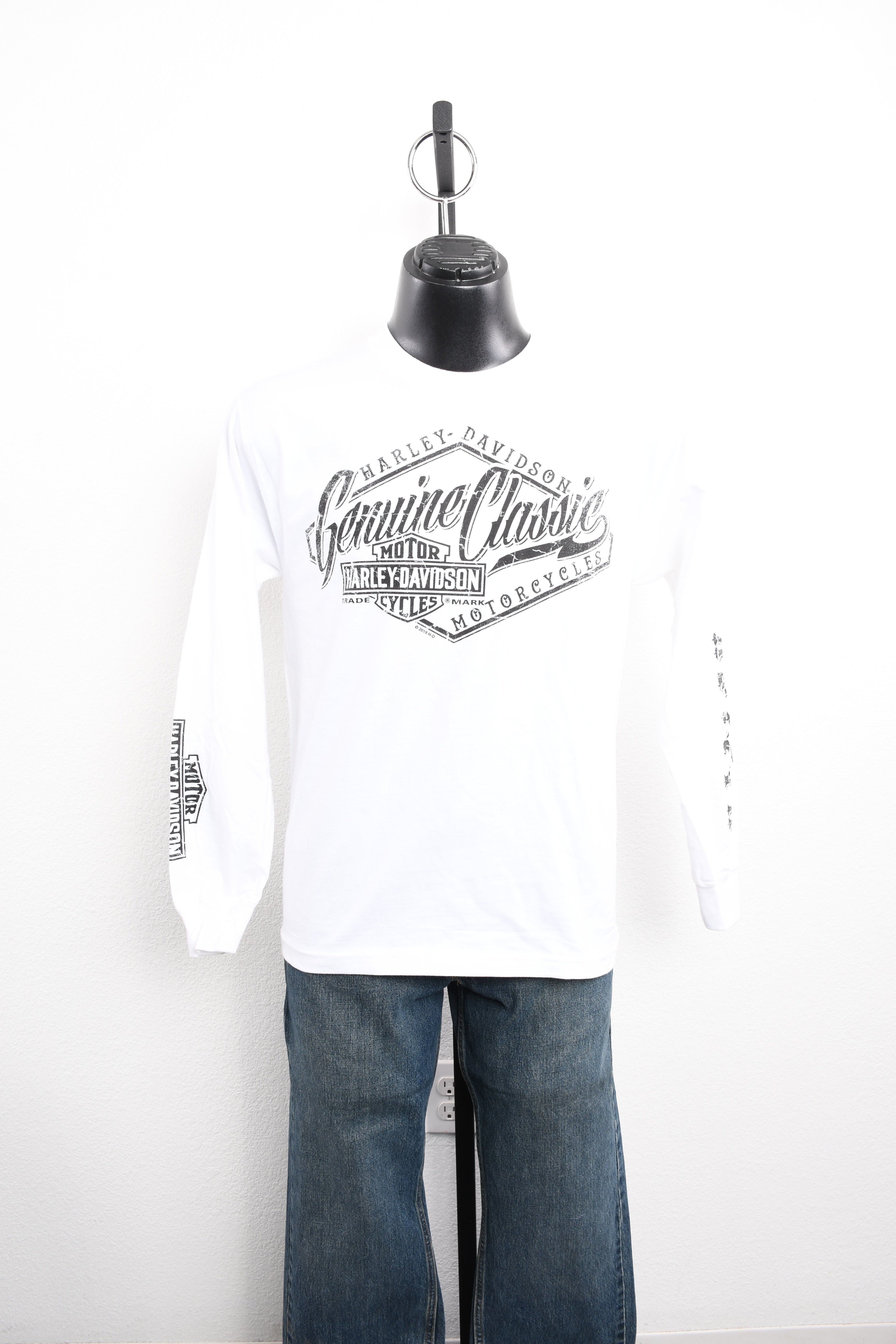 Licensed Product Men's Cracked Classic Trademark B&S White Long Sleeve T-Shirt