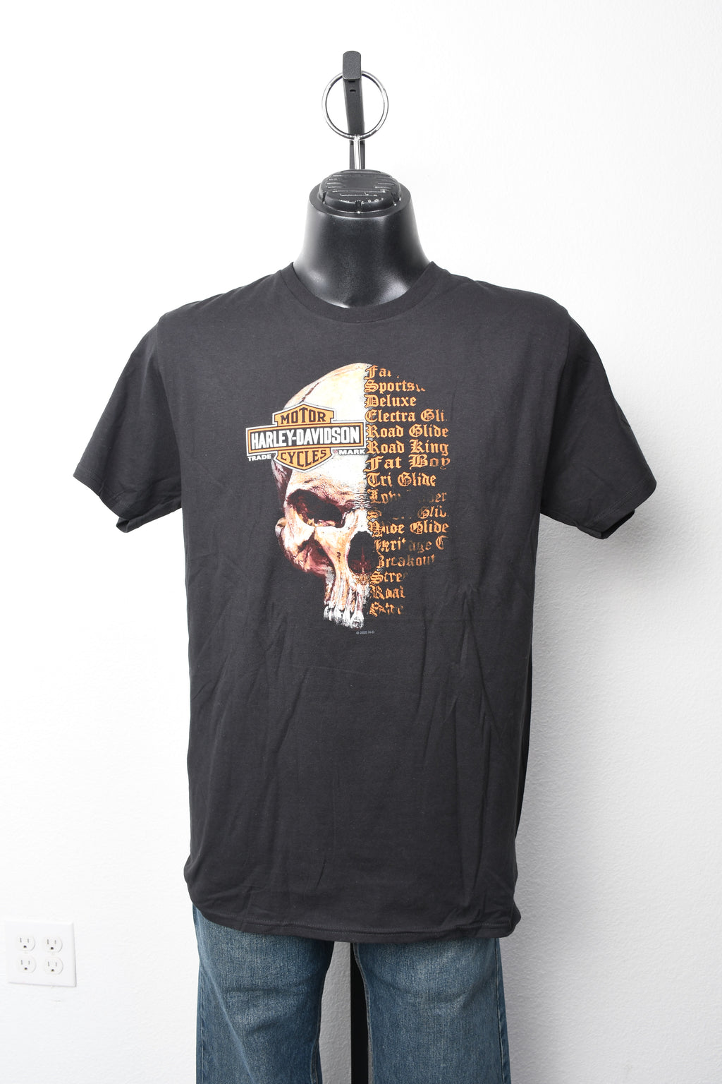 Licensed Product Mens Split Skull B&S Black Short Sleeve T-Shirt