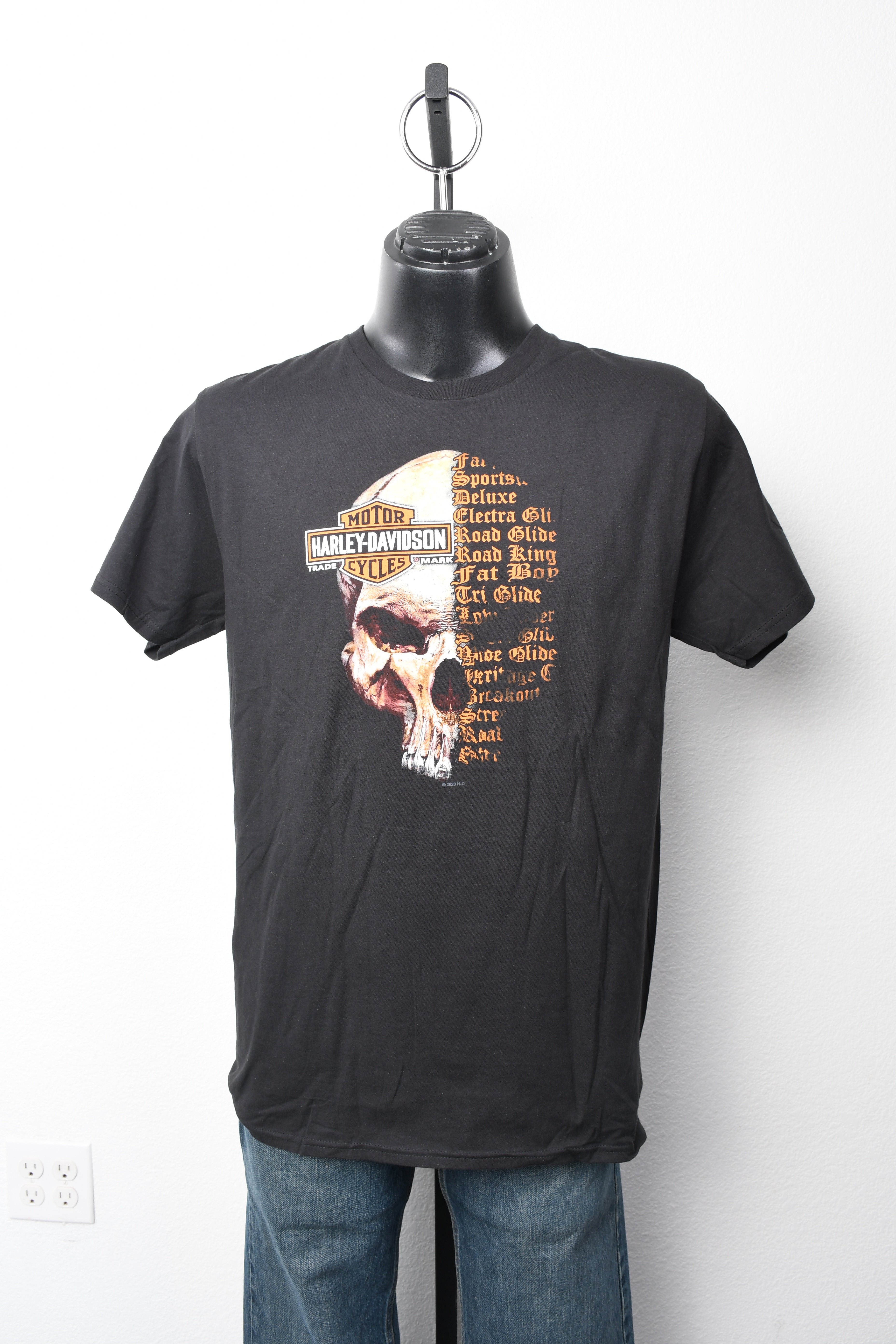 Licensed Product Mens Split Skull B&S Black Short Sleeve T-Shirt