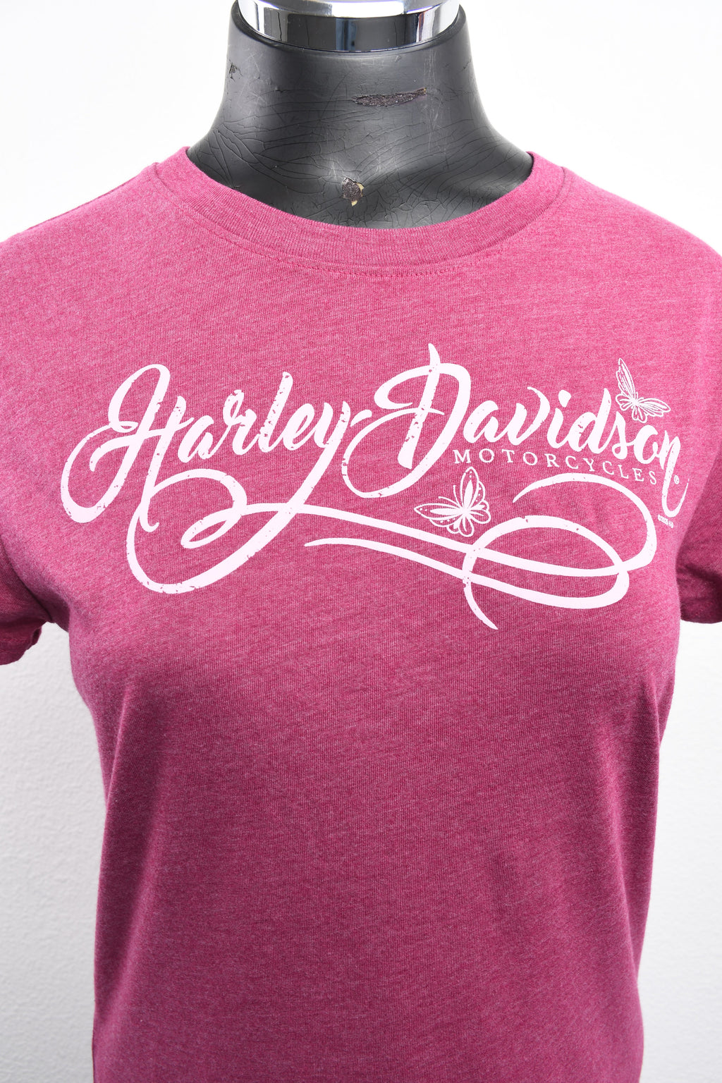 Licensed Product DEEP SCROLL PINK WMS T