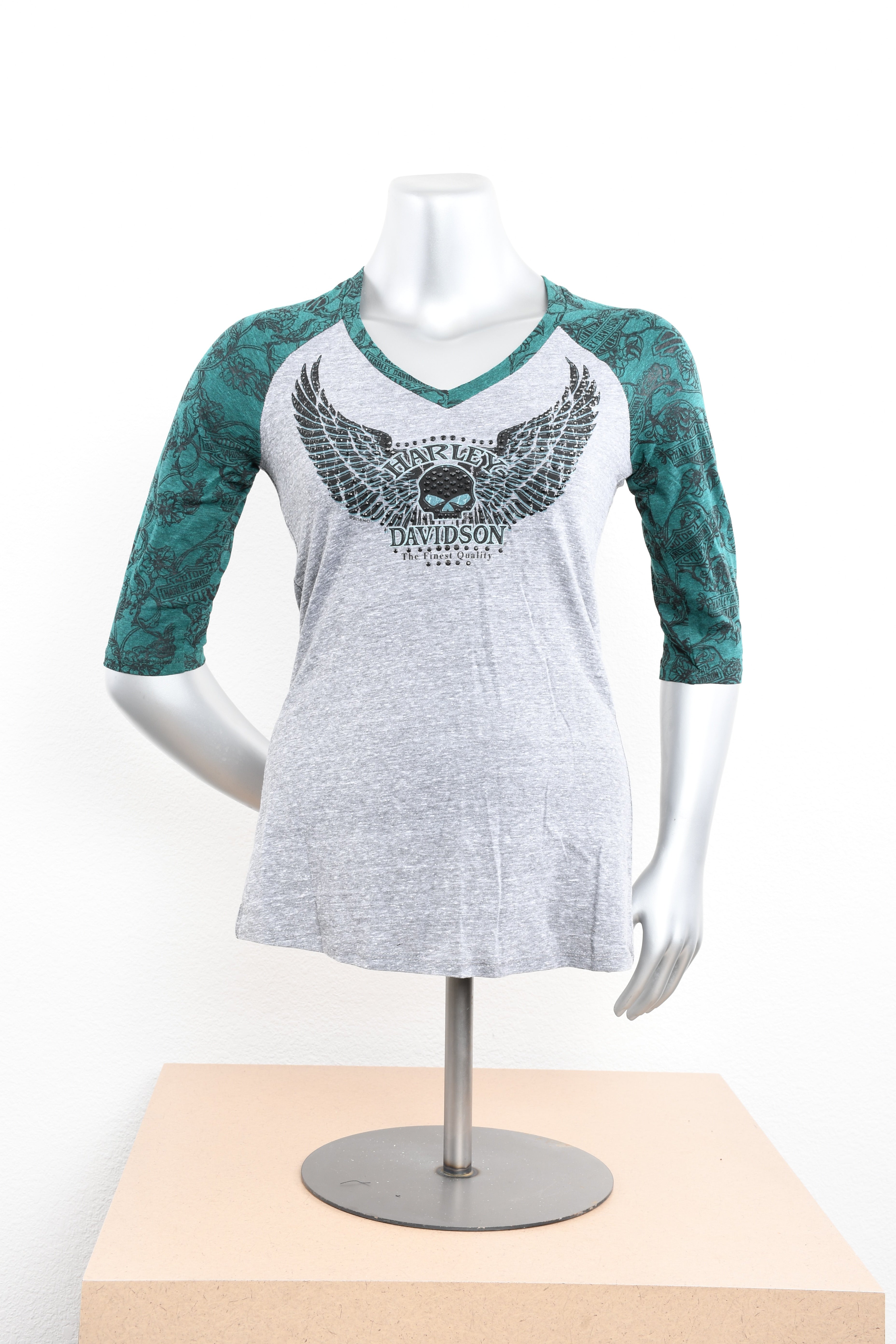 Licensed Product Womens Rep It Winged Willie G Skull V-Neck Grey 3/4 Sleeve T-Shirt