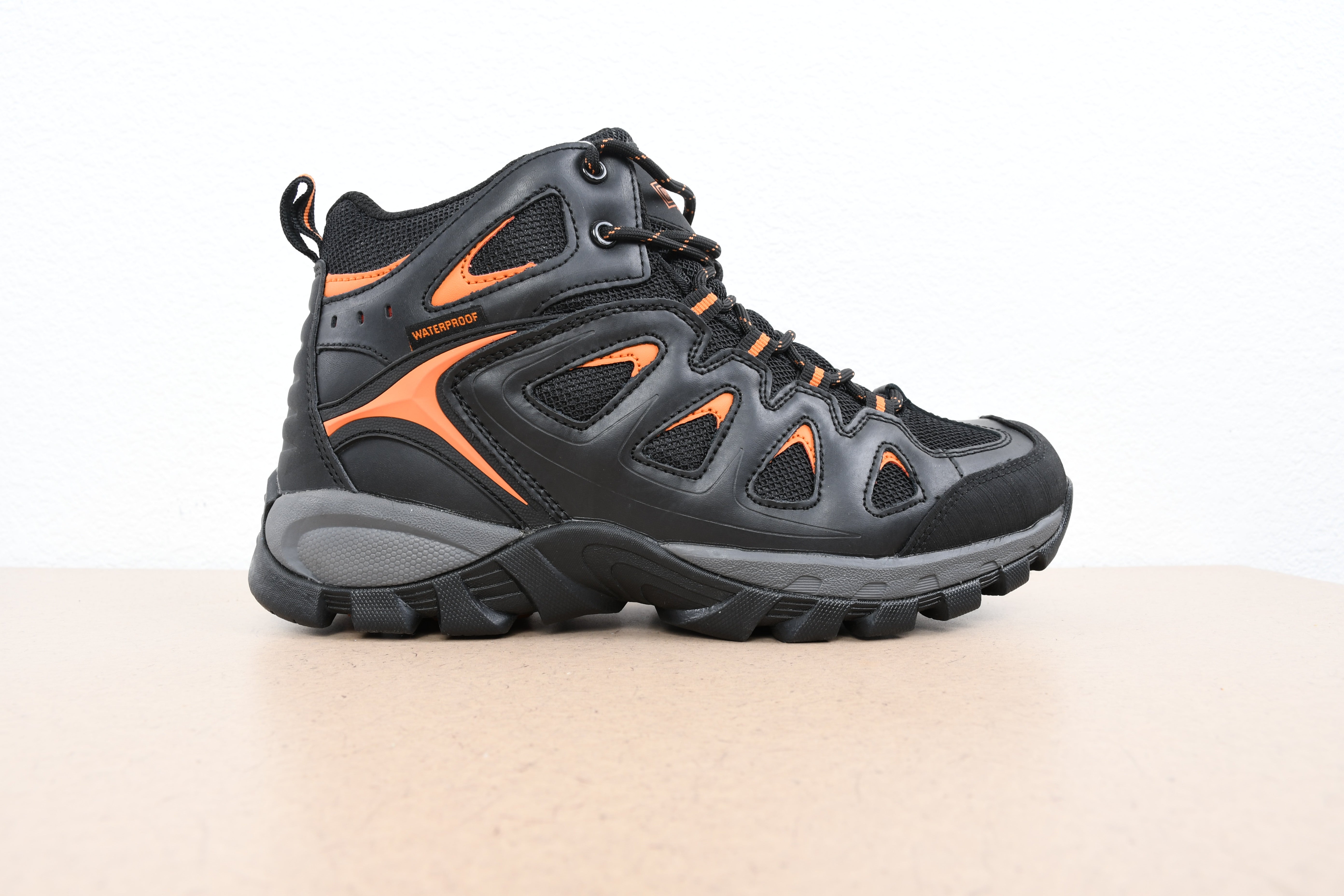 Licensed Product Mens Woodridge Hi-Top Waterproof Black Leather Casual Shoe Main image