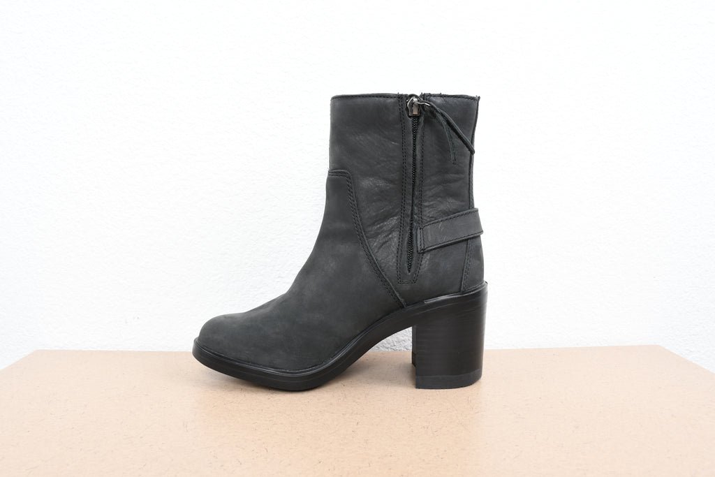 Licensed Product Womens Lavina 6 in. Black Leather Mid Cut Boot