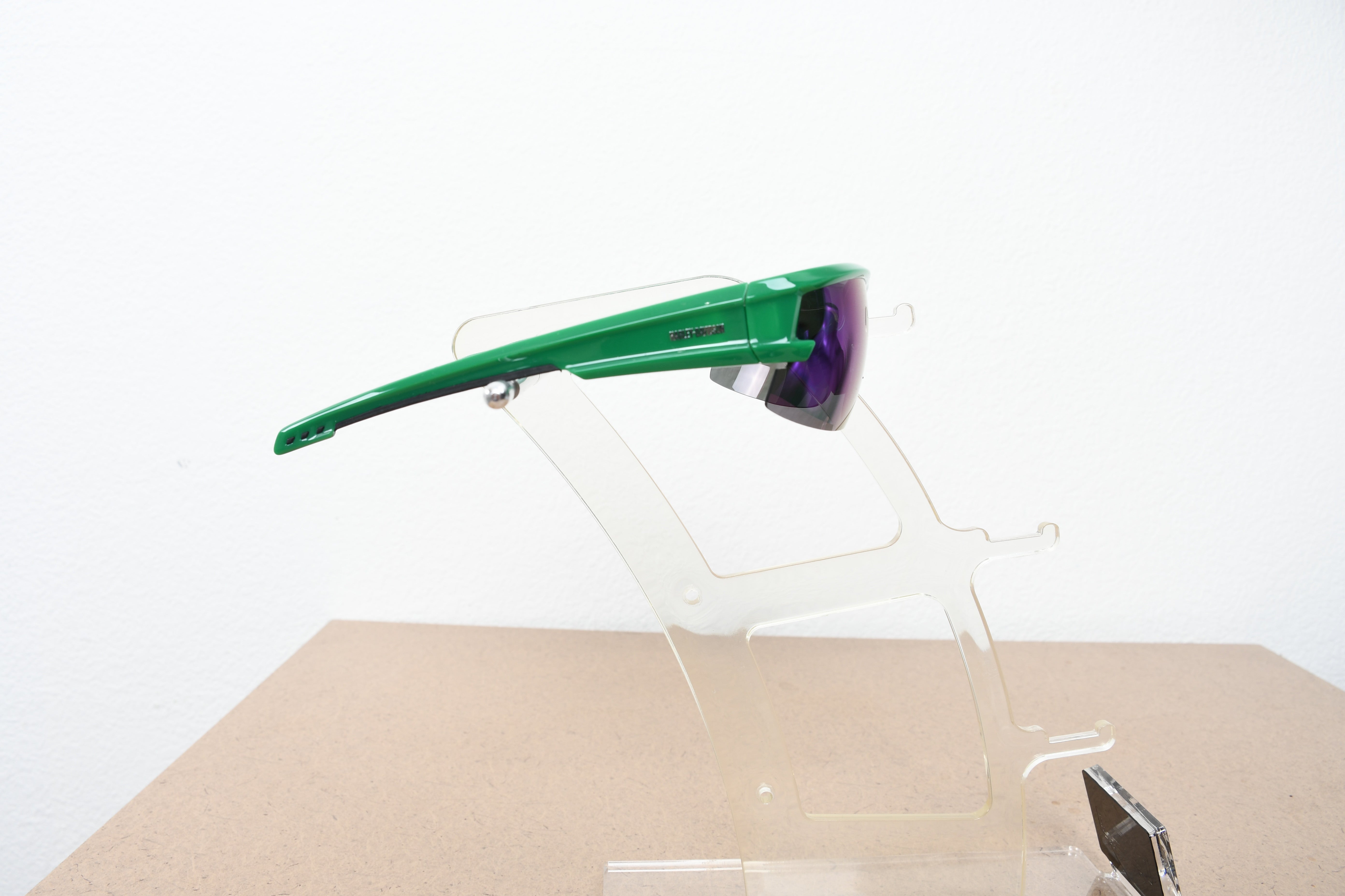 Licensed Product Green Frame Green Polarized Flash Lens Sunglasses Secondary image