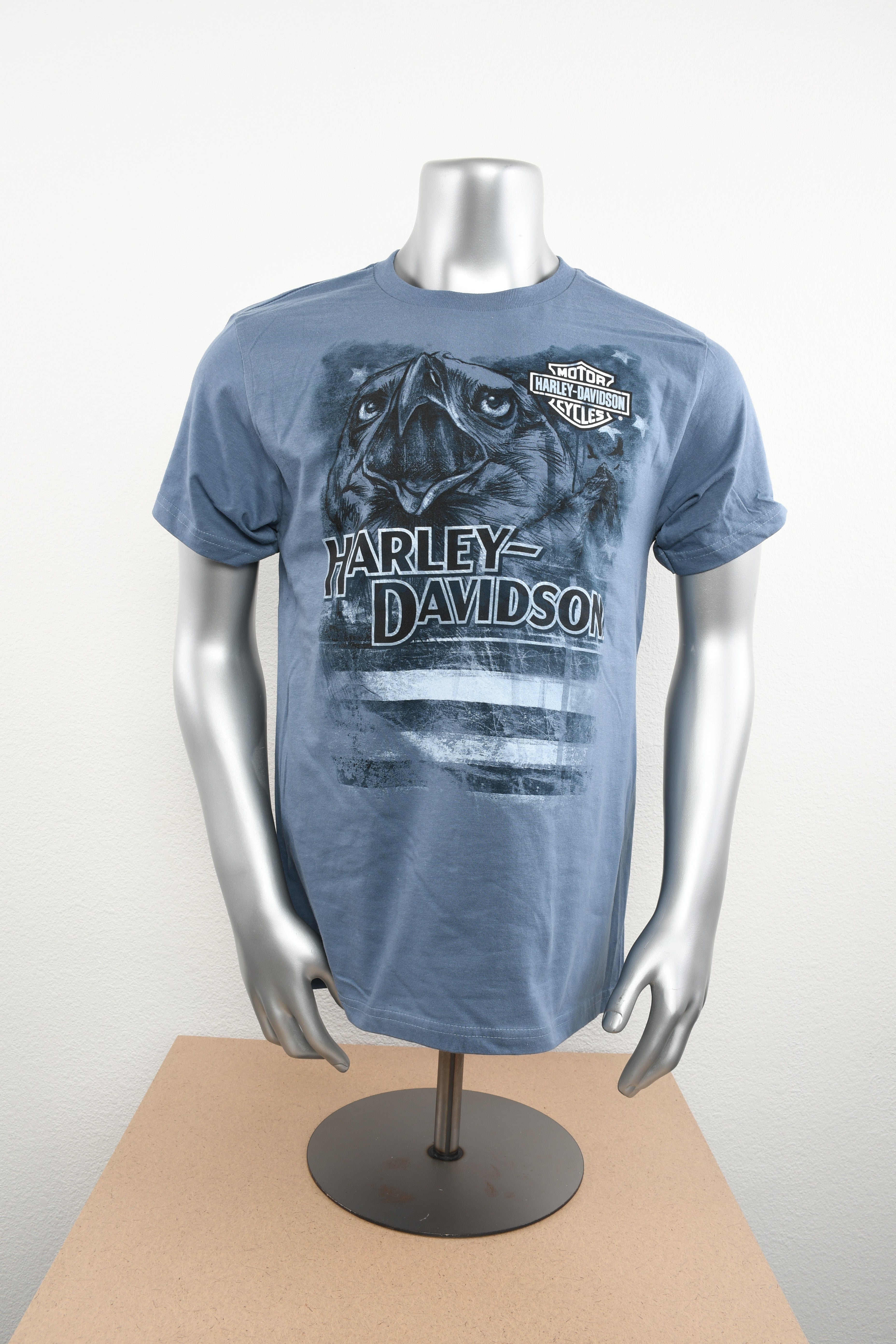 Licensed Product Mens Soaring High Eagle with Flag Main image