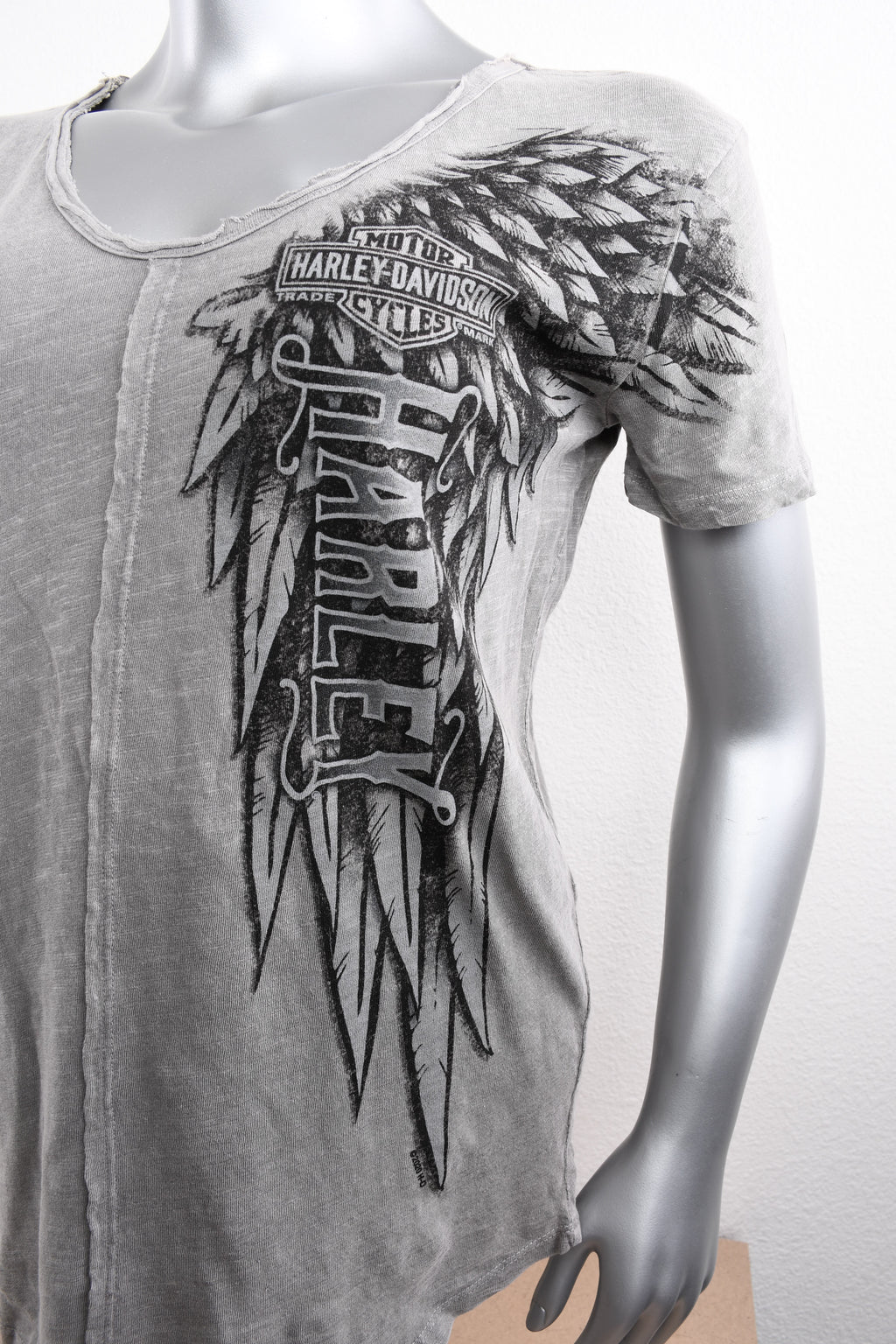 Licensed Product Womens Divide LC Wings Grey Short Sleeve T-Shirt