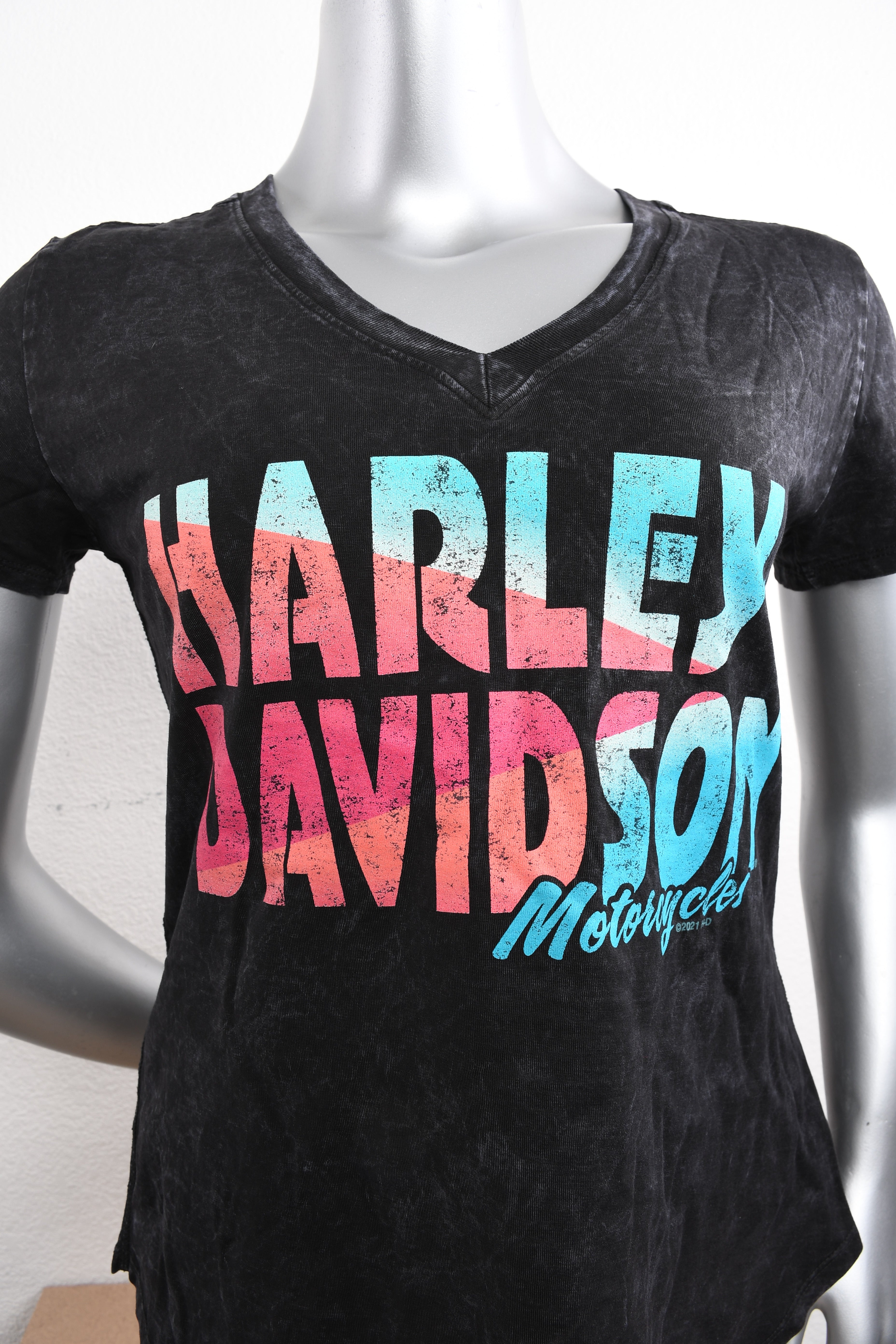 Licensed Product Womens Dimensional Mineral Wash V-Neck Black Short Sleeve T-Shirt Secondary image