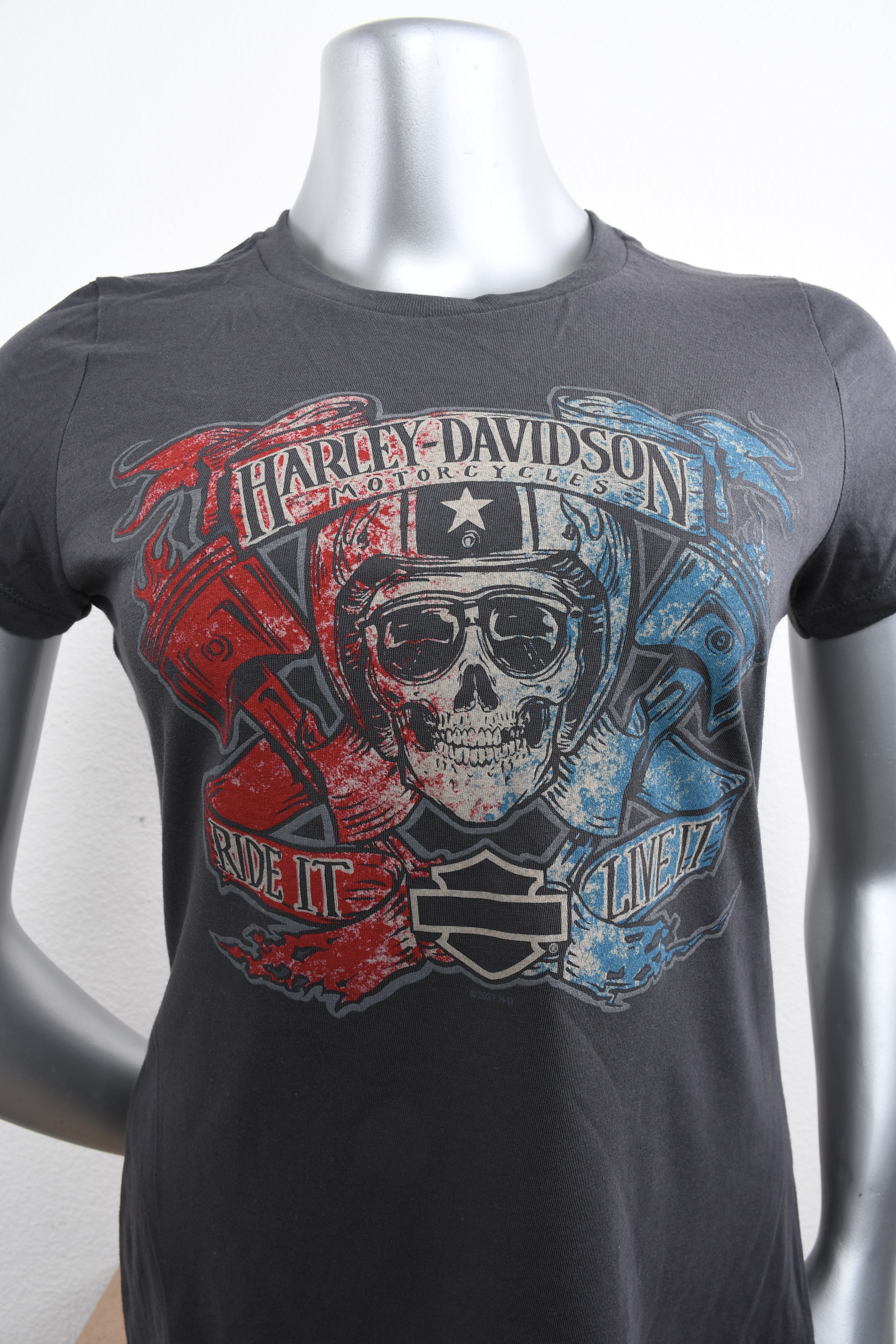 Licensed Product Womens Zealous Skull Pistons Charcoal Short Sleeve T-Shirt Secondary image