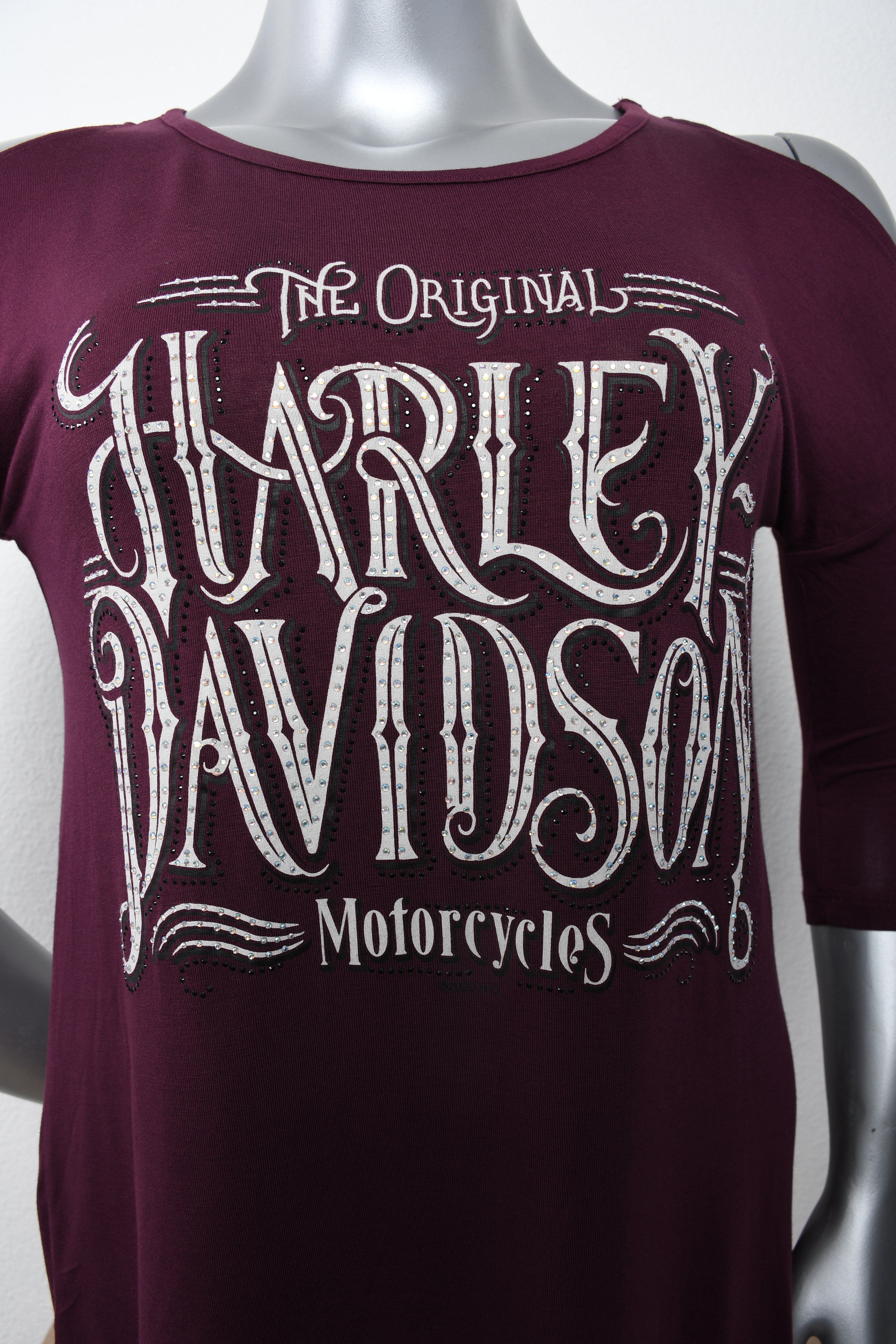 Licensed Product Women's Lavish Cold Shoulder Purple 3/4 Sleeve T-Shirt