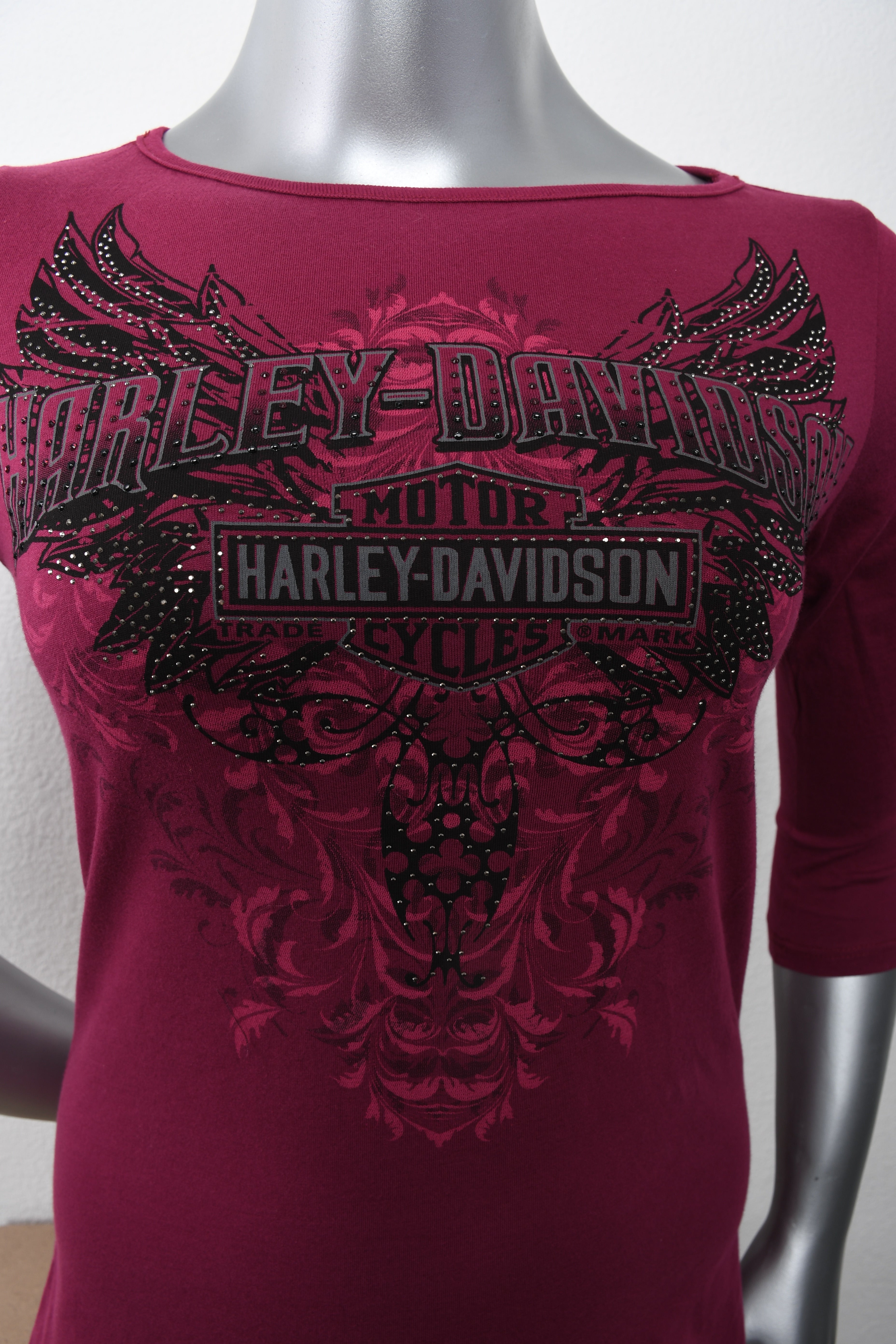 Licensed Product Women's Red Edging Winged Logo Maroon 3/4 Sleeve T-Shirt