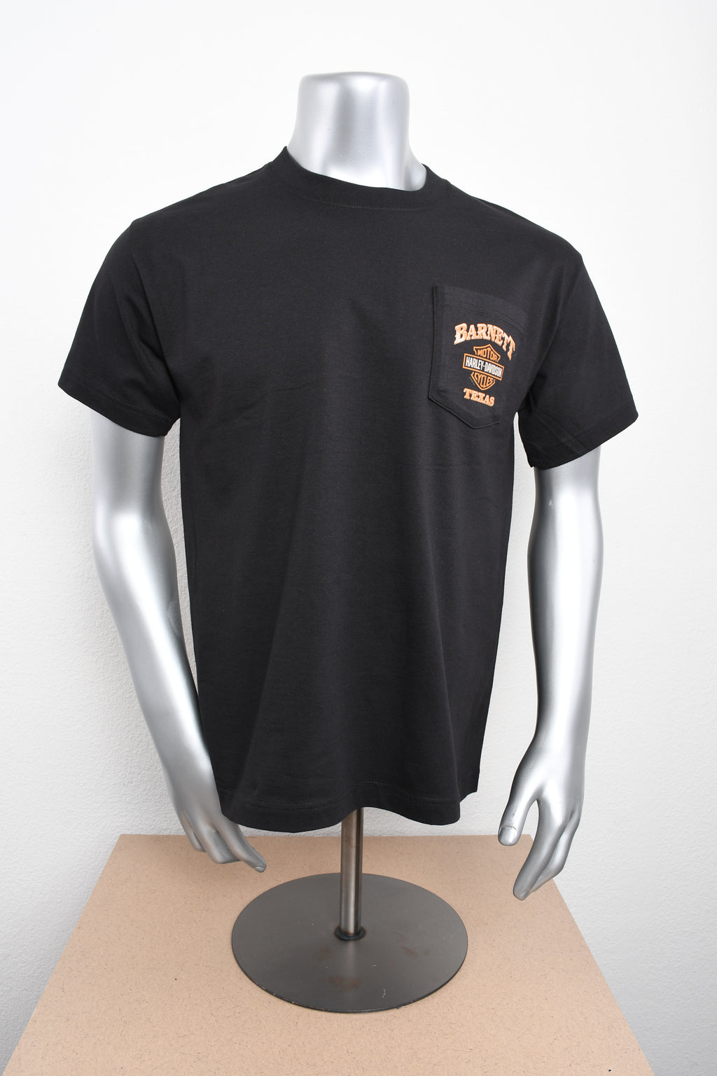 Licensed Product MENS MINI CREST FRONT PKT MAMACITA BK  S/S TSHIRT