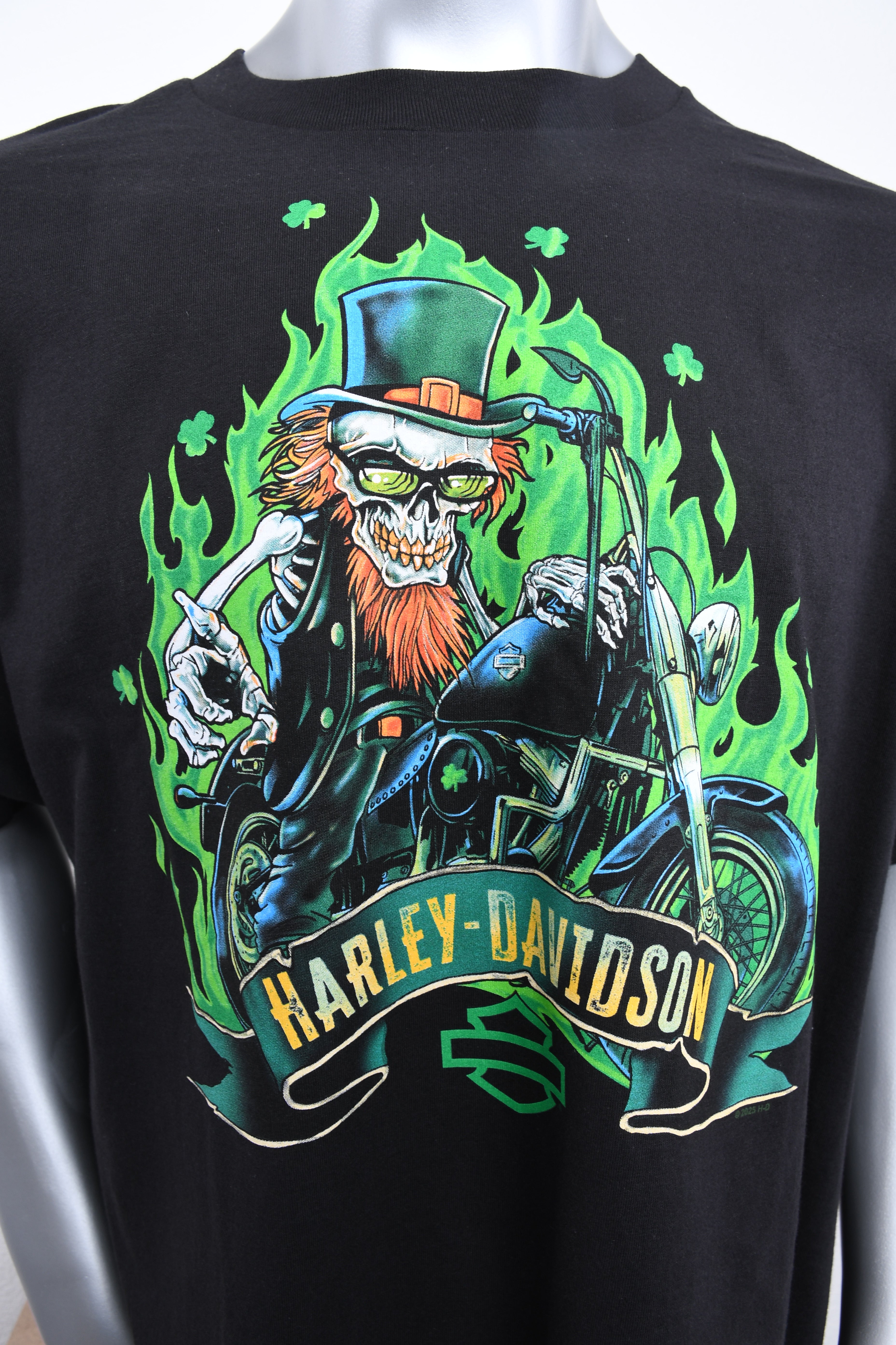 Licensed Product LUCKY BLACK MNS S/S TEE Secondary image