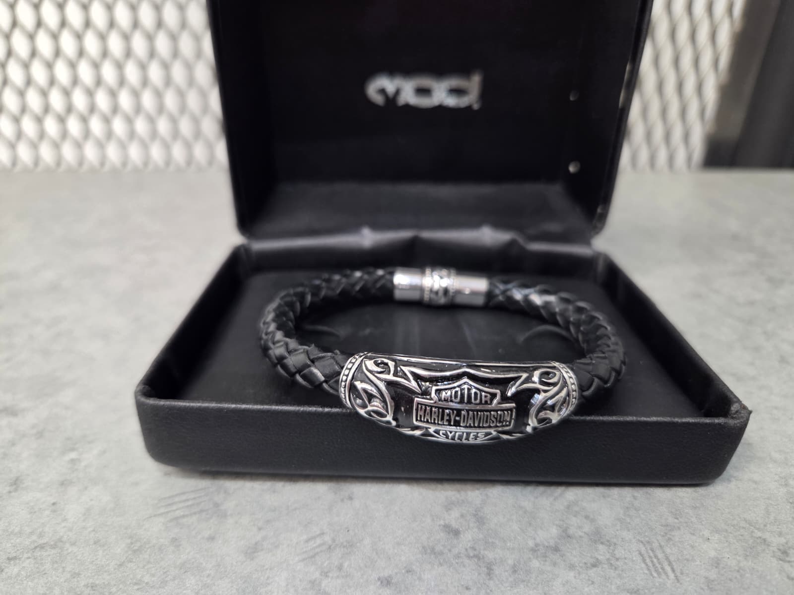 Licensed Product Silver Leather Tribal B&S Mens Bracelet