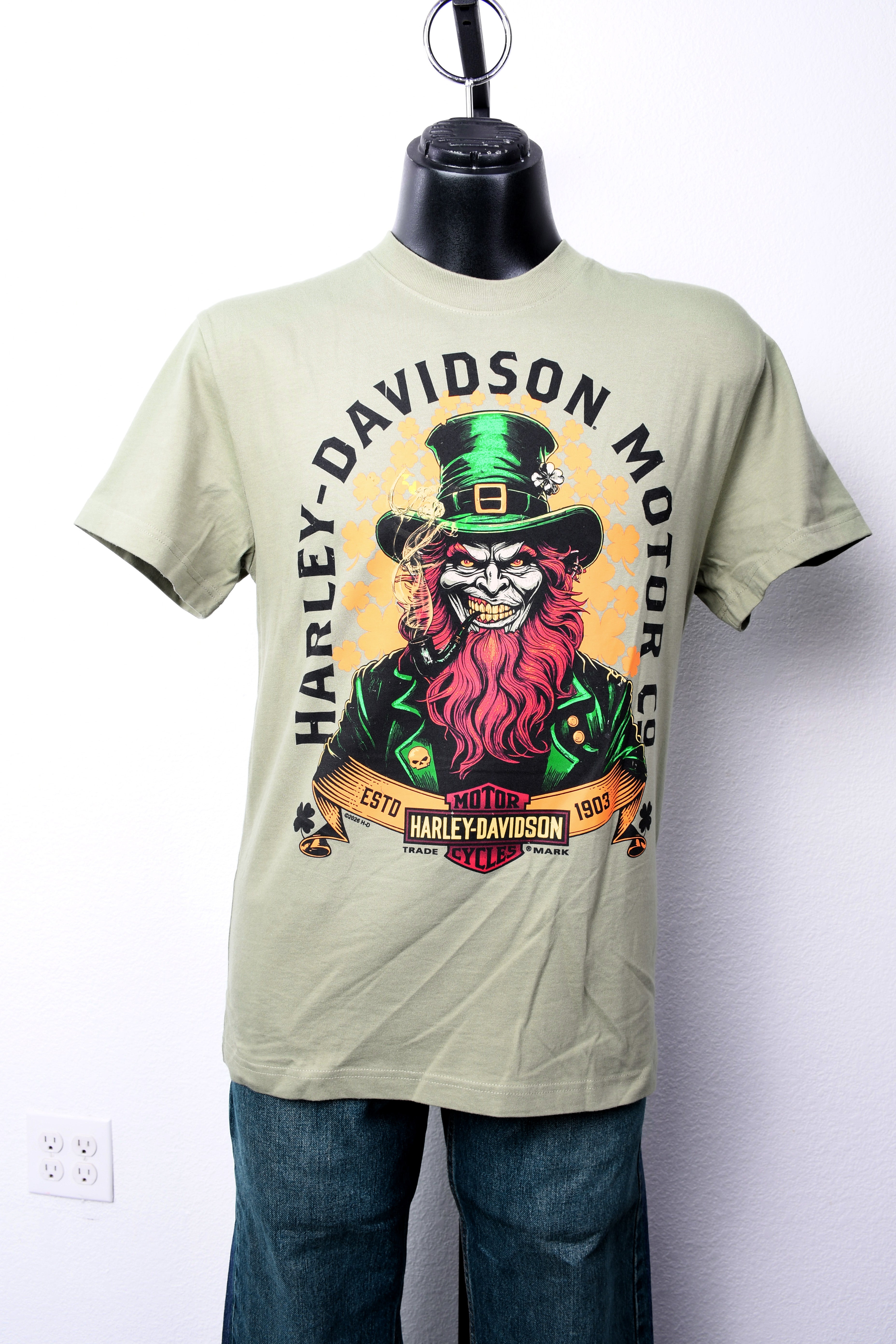 Licensed Product  LEPRECHAUN MNS T OLIVE GREEN Main image