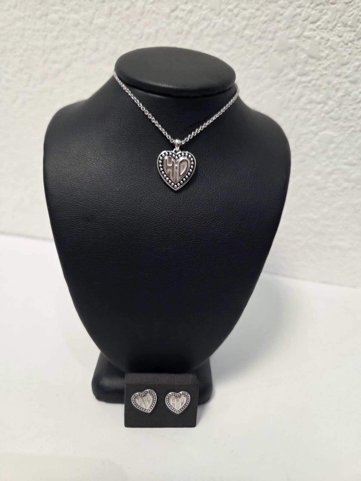 Licensed Product Womens .925 Silver Beaded Heart Necklace & Earring Gift Set - 18" Adjustable