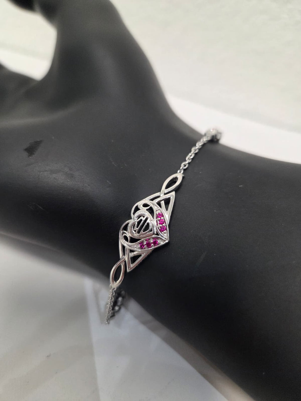 Licensed Product Womens .925 Silver Celtic Bling Heart Chain Bracelet