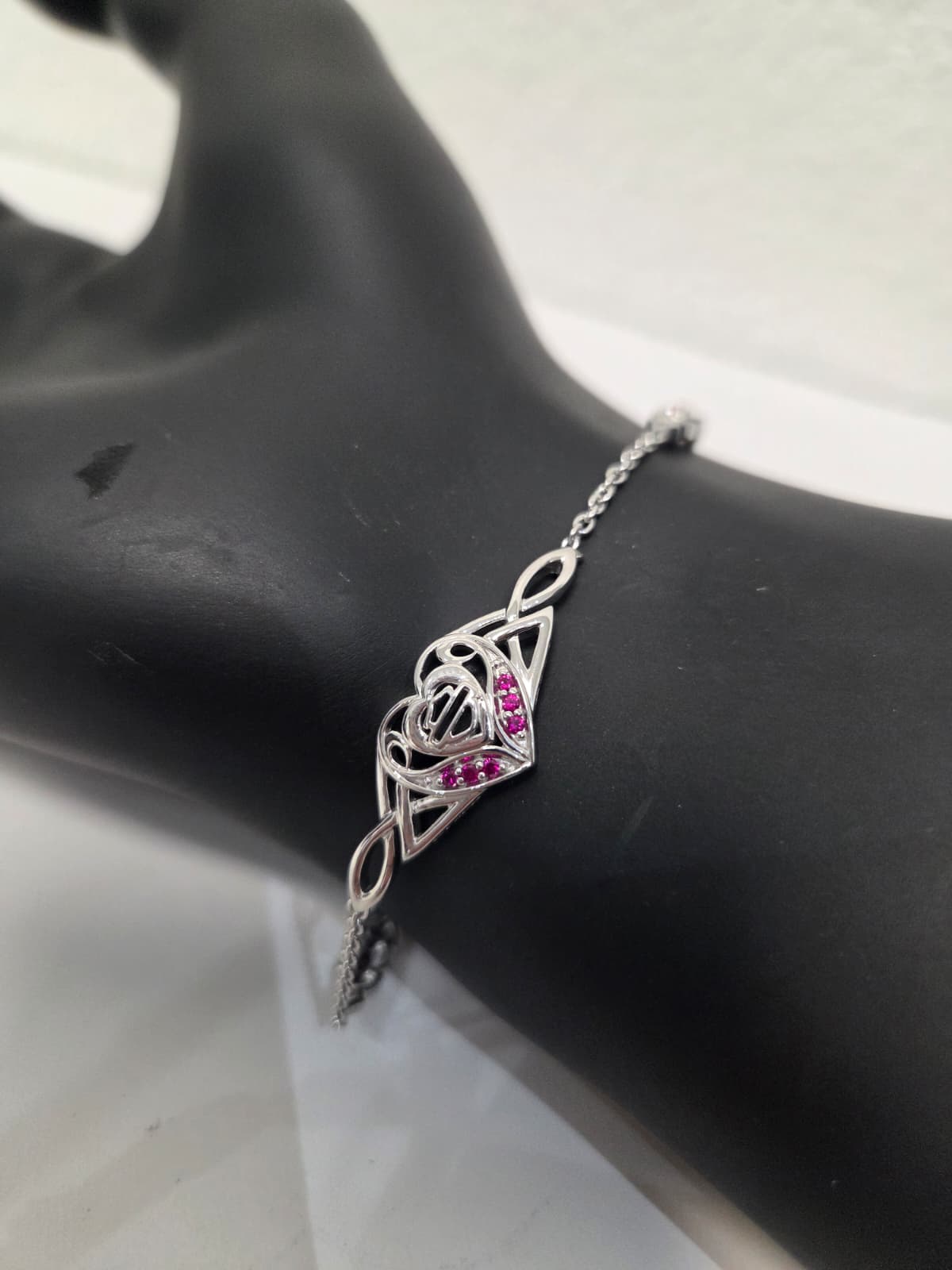 Licensed Product Womens .925 Silver Celtic Bling Heart Chain Bracelet