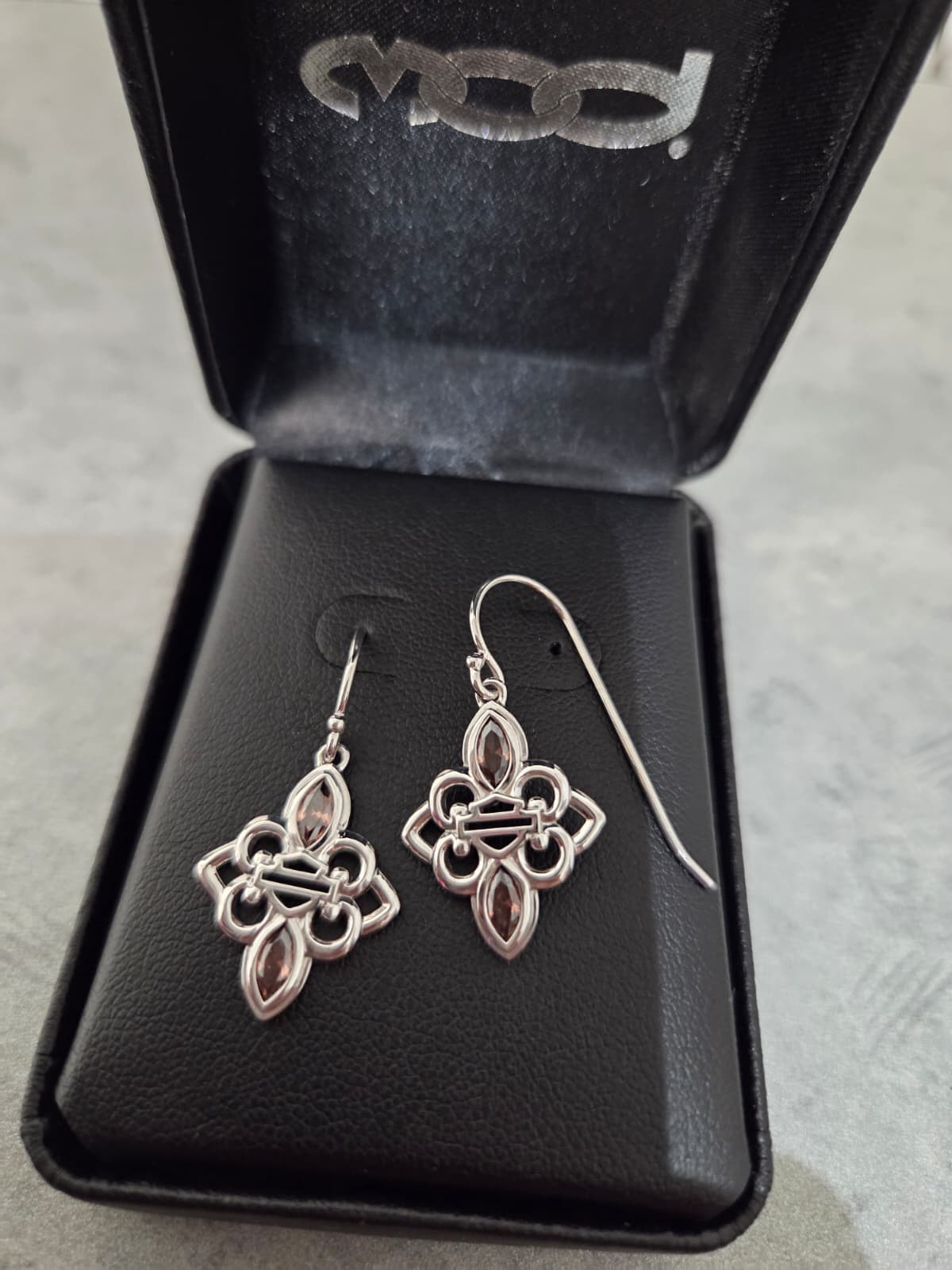 Licensed Product Womens Renaissance Rhodolite Stone Drop Earrings Secondary image