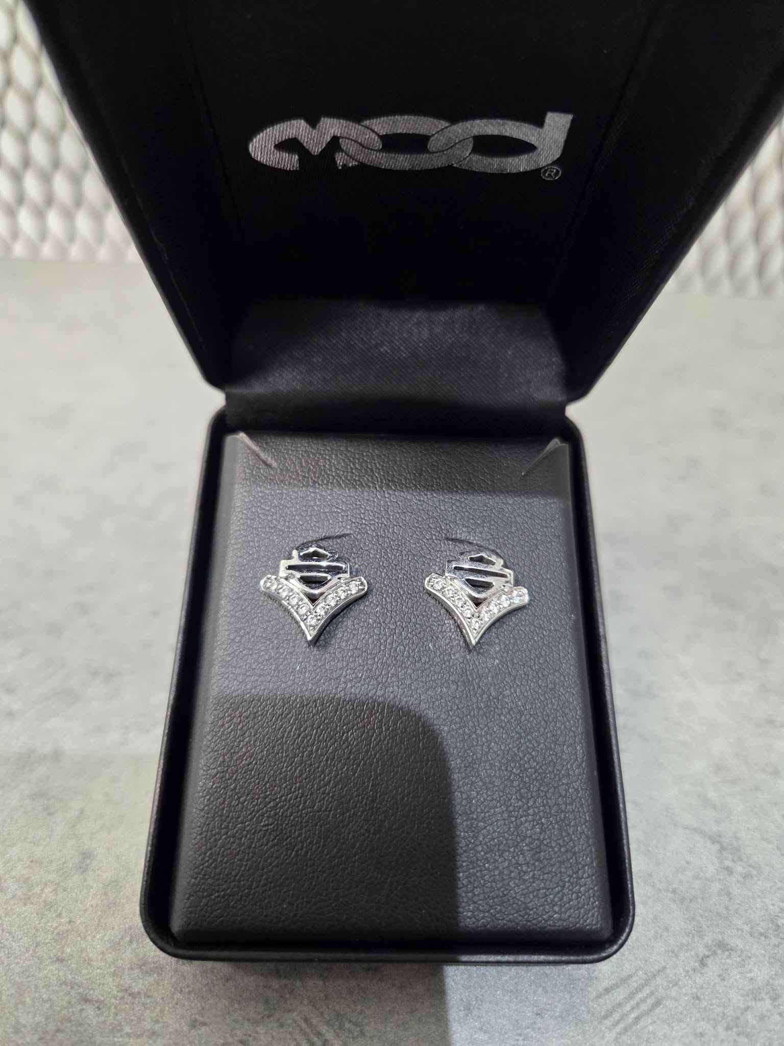 Licensed Product H-D Womens Sterling Silver Small Disc Chain Drop Earrings Main image