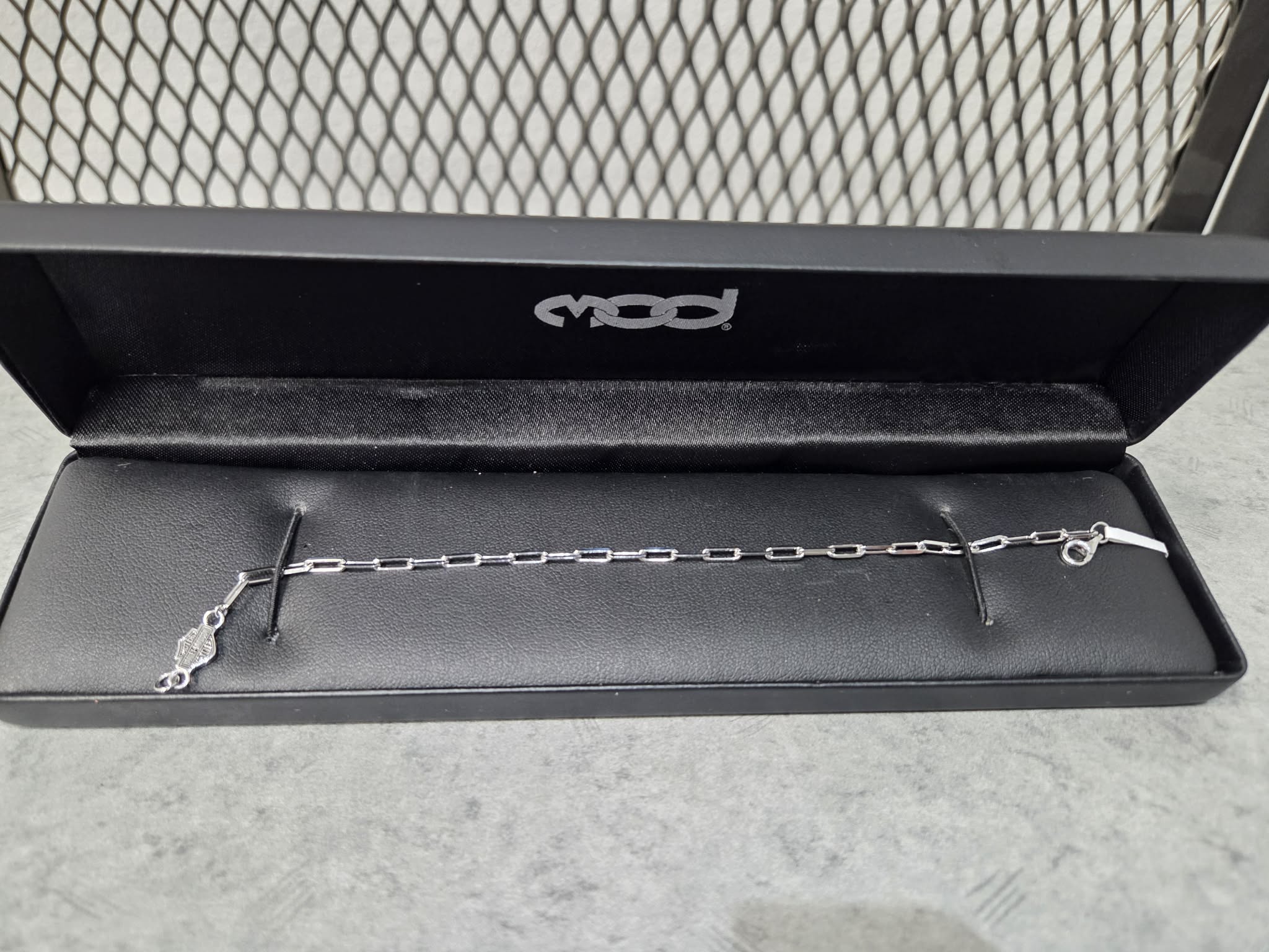 Licensed Product Womens .925 Sterling Silver Small Paper Clip Chain Layering Bracelet Main image