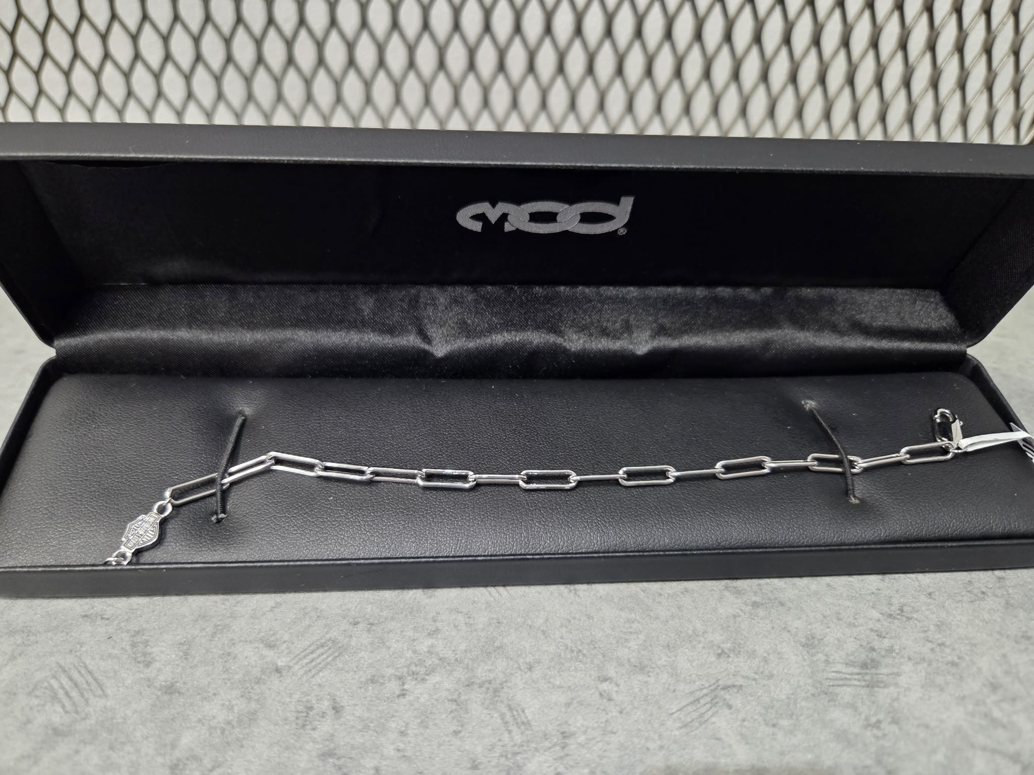 Licensed Product Womens .925 Sterling Silver Large Paper Clip Chain Layering Bracelet Main image