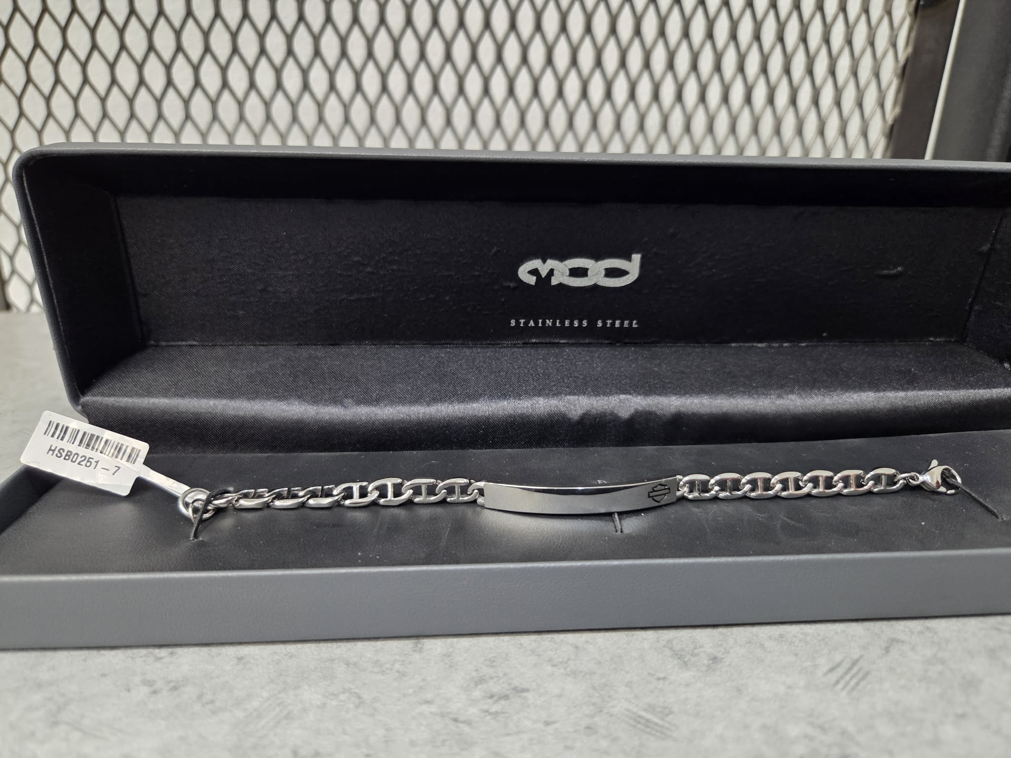 Licensed Product H-D Womens Stainless Steel Mariner Chain ID Bracelet Main image